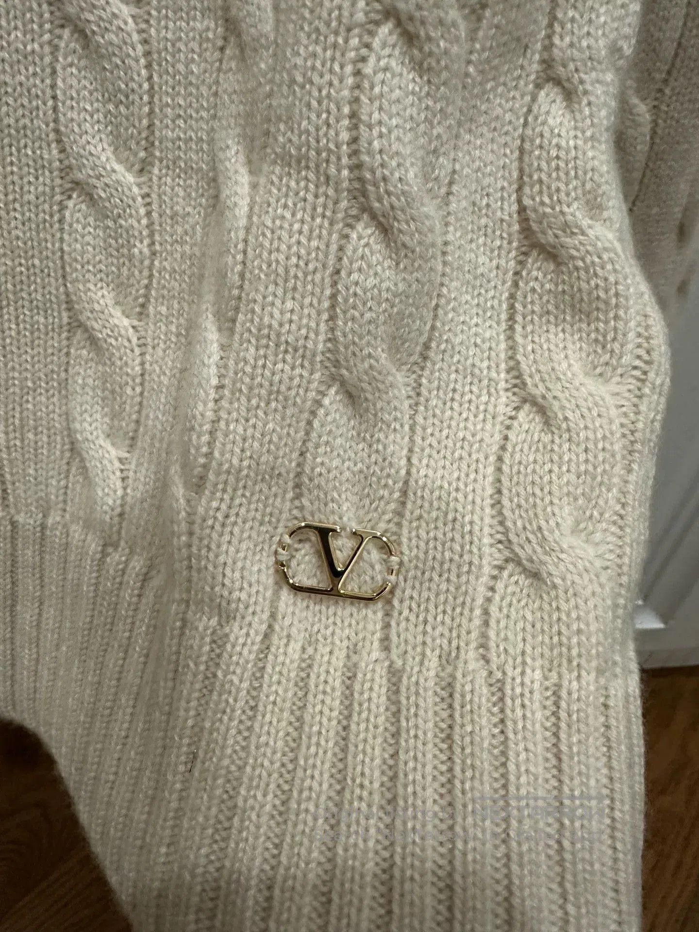 Valentino Valentino Cashmere Long Sleeve Knit Top. Size US S / EU 44-46 / 1 - 3 Thumbnail