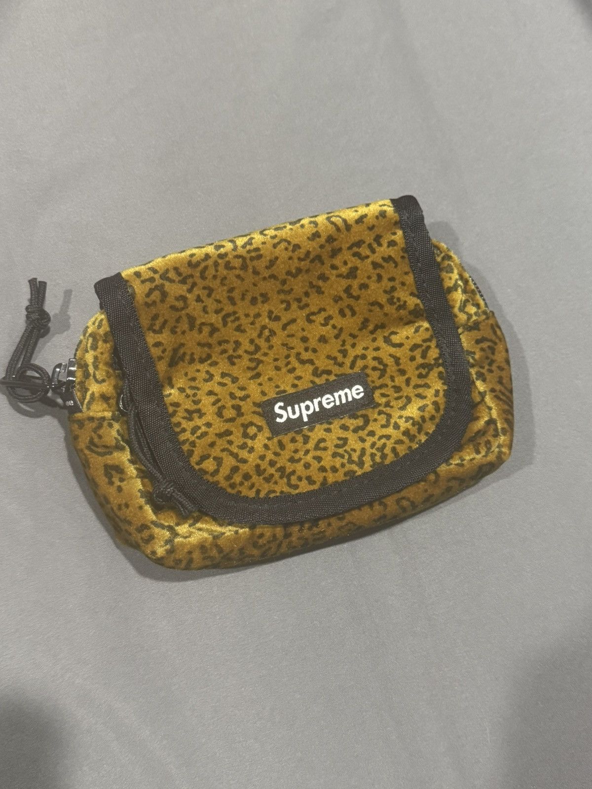Supreme Supreme FW25 Velvet mini pouch “Tan Leopard” Size ONE SIZE - 1 Thumbnail