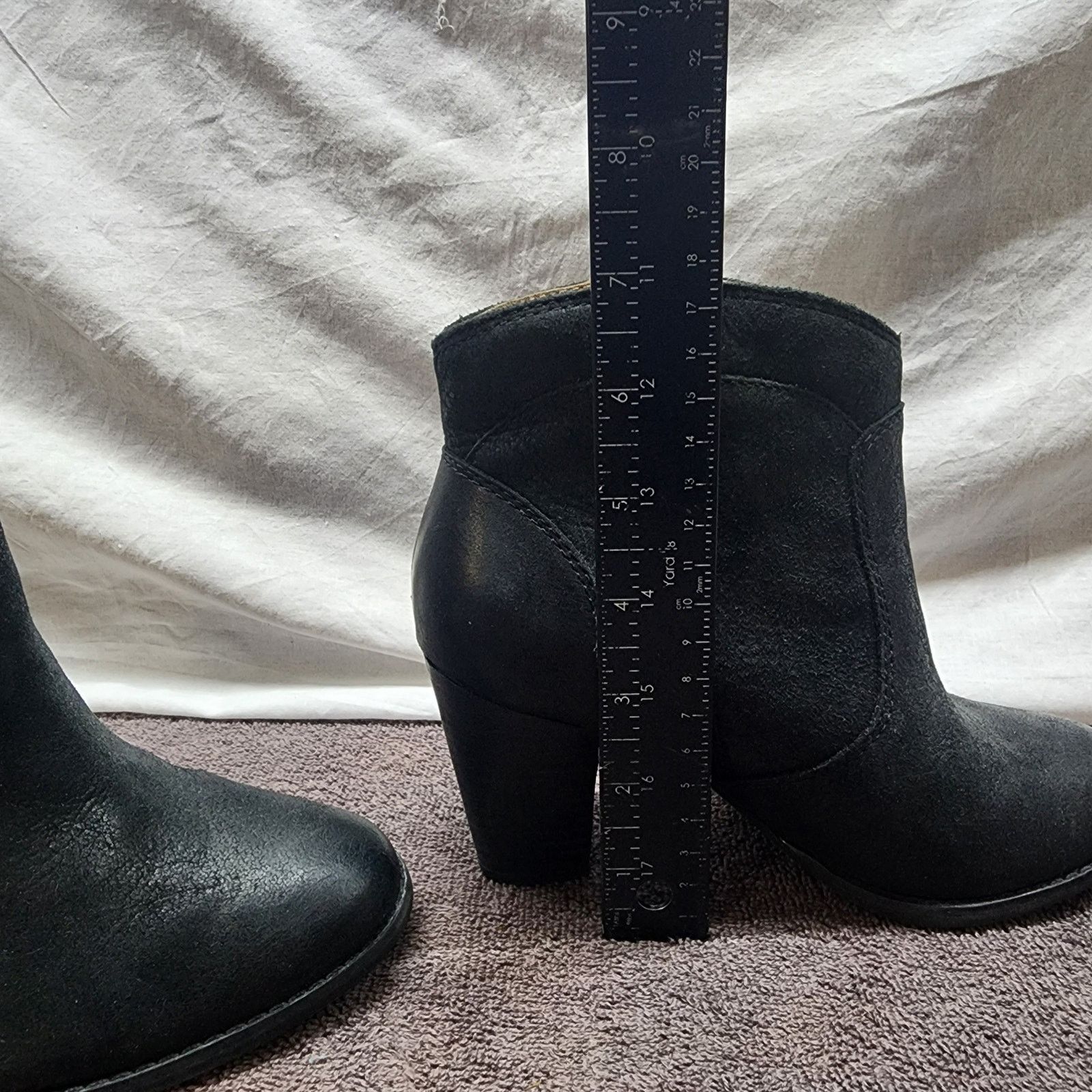 Clarks Clarks boots booties black suede women size excellent 5M Size US 5 / IT 35 - 3 Thumbnail
