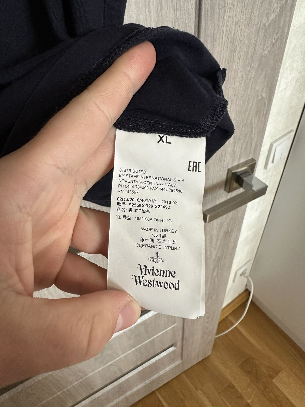 Vivienne Westwood VIVIENNE WESTWOOD LOGO TEE SHIRT MEN'S SIZE XL Size US XL / EU 56 / 4 - 5 Thumbnail