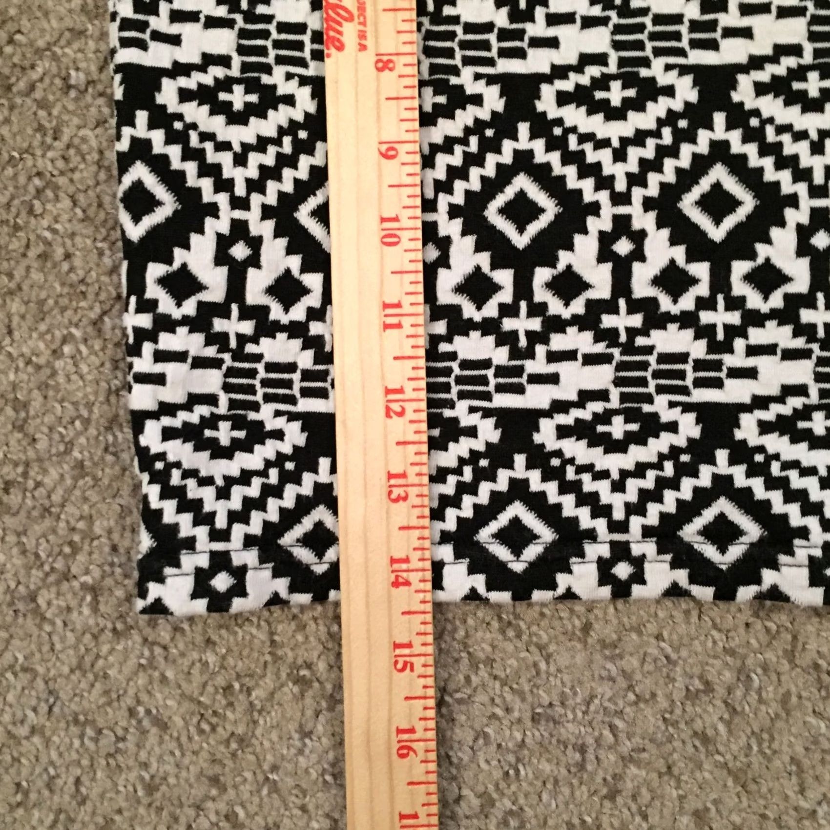 Forever 21 FOREVER 21 Skirt Short Women M Black Geometric Pull On Unlined Pencil Middle Length Casual Straight & Pencil Size 32" / US 10 / IT 46 - 6 Thumbnail