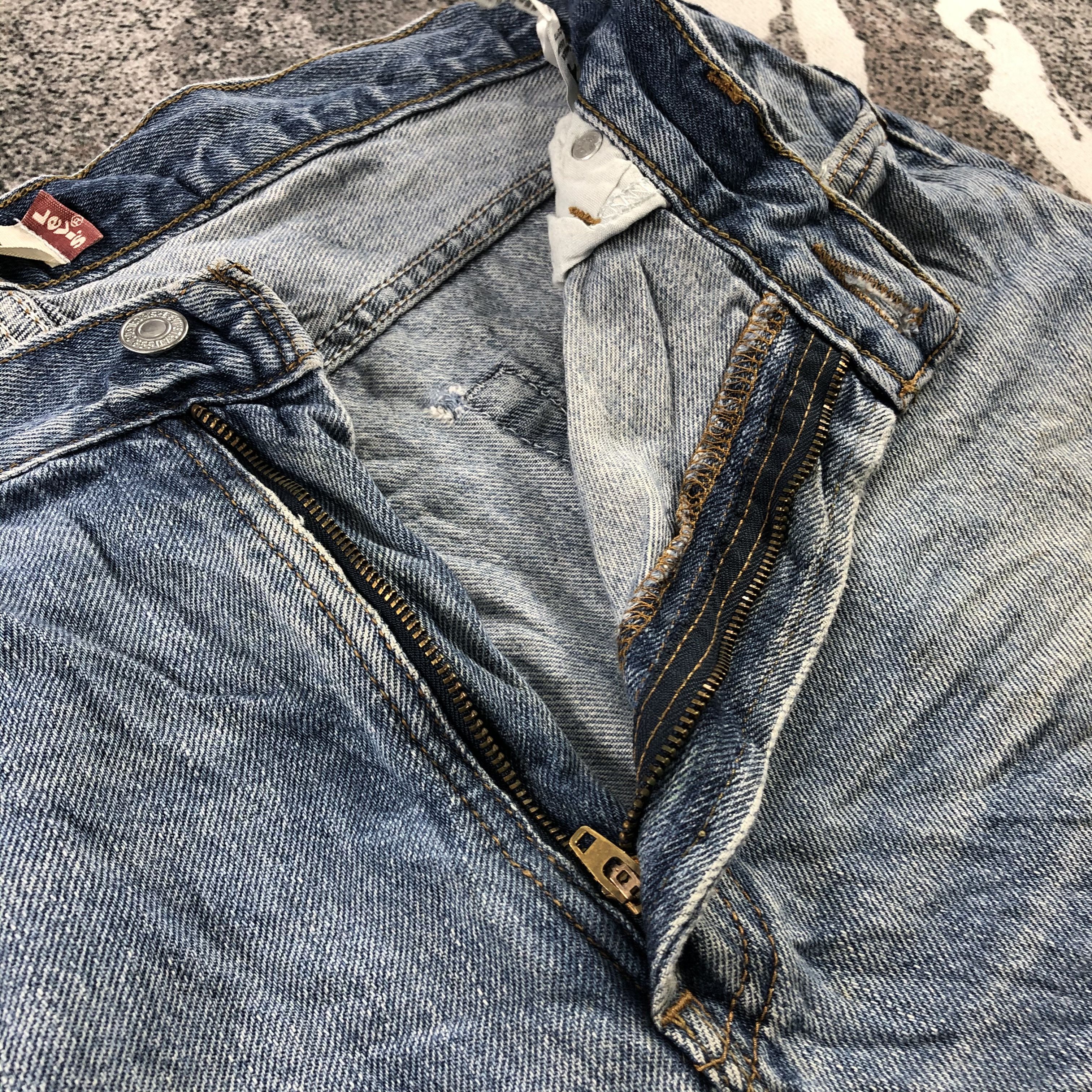 Levi's Vintage Levis 550 Jeans Relaxed Fit Denim KJ1128 Size US 36 / EU 52 - 13 Thumbnail