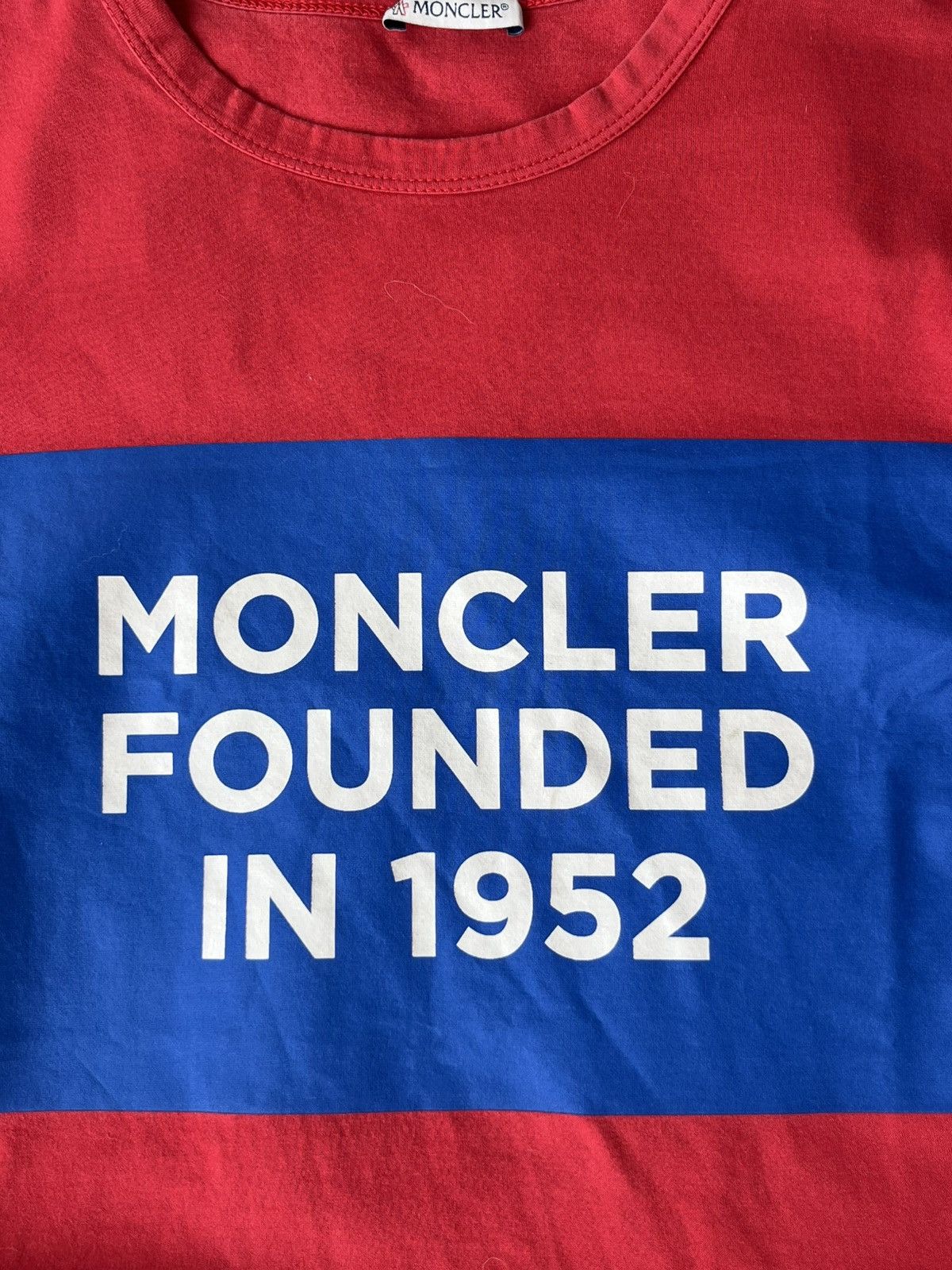 Moncler Vintage Luxury Moncler tee Size US S / EU 44-46 / 1 - 4 Thumbnail