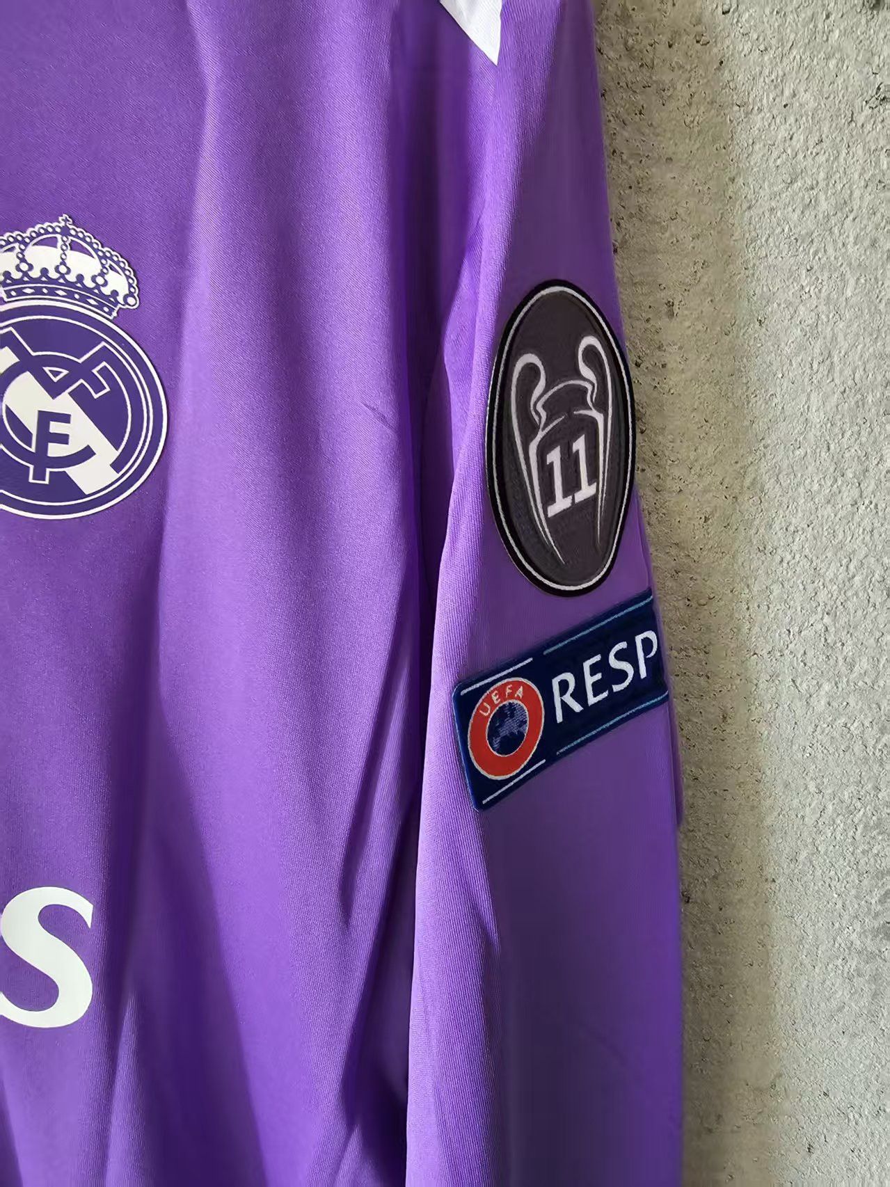 Other #7 Ronaldo Jersey 2016 2017 Real Madrid Purple Size US XL / EU 56 / 4 - 5 Thumbnail