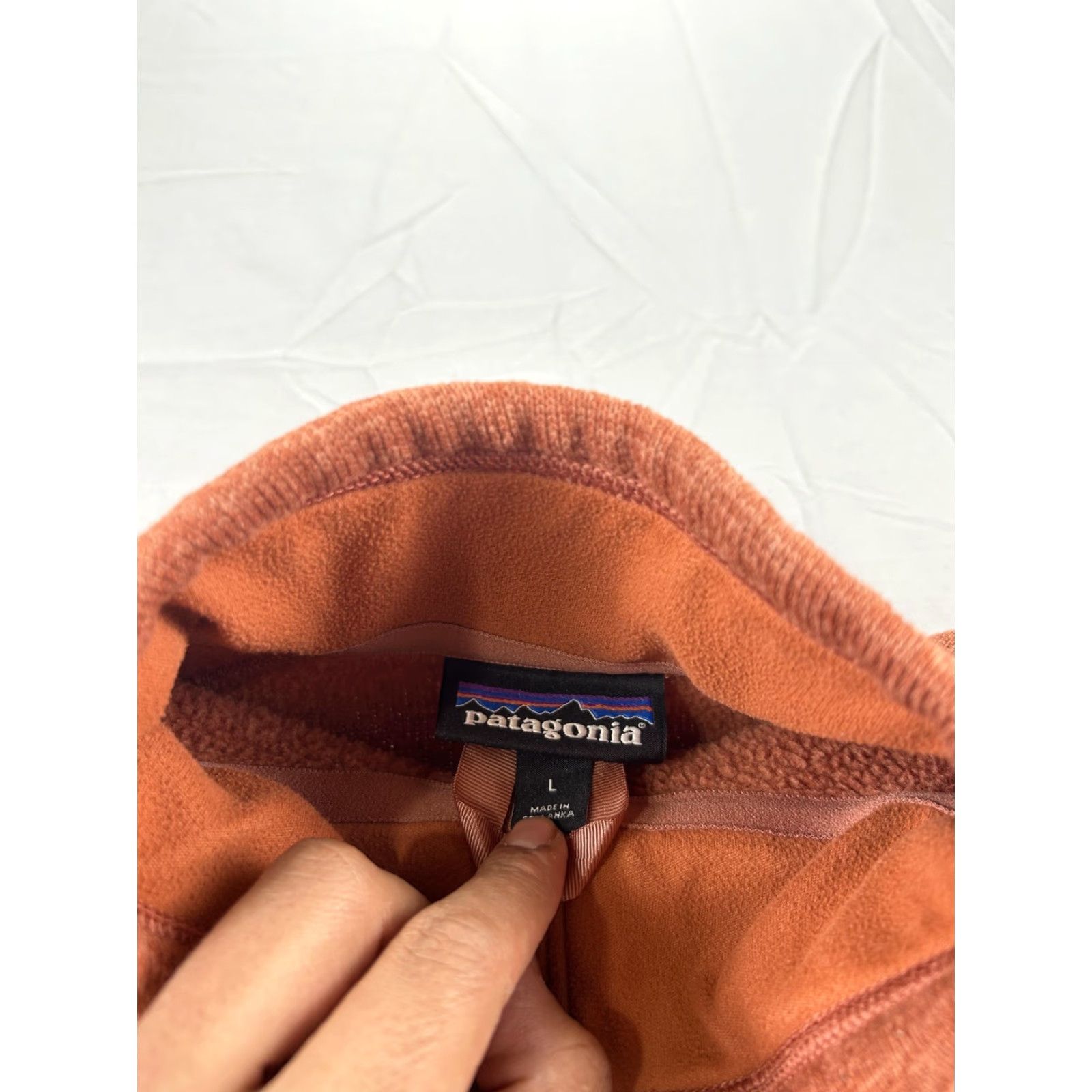 Patagonia Patagonia Better Sweater Women's Large Orange 1/4 Zip Pullover Hiking Casual Midweight Fleece Knit Mock Neck Raglan Sleeve Logo Size L / US 10 / IT 46 - 3 Thumbnail