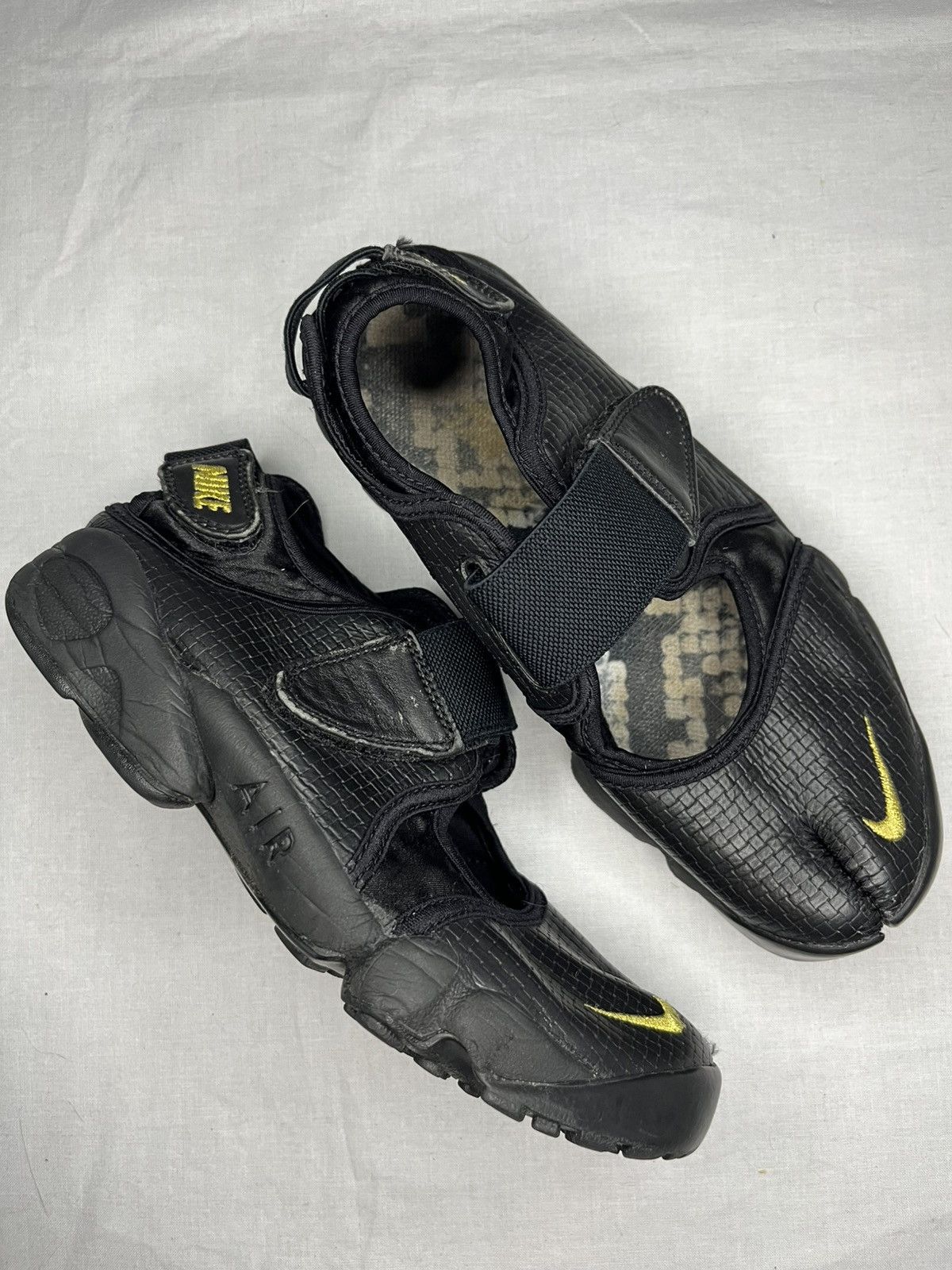 Nike 2005 Nike Air Rift Tabi Ninja Leather Sandals Size US 8 / IT 38 - 2 Thumbnail