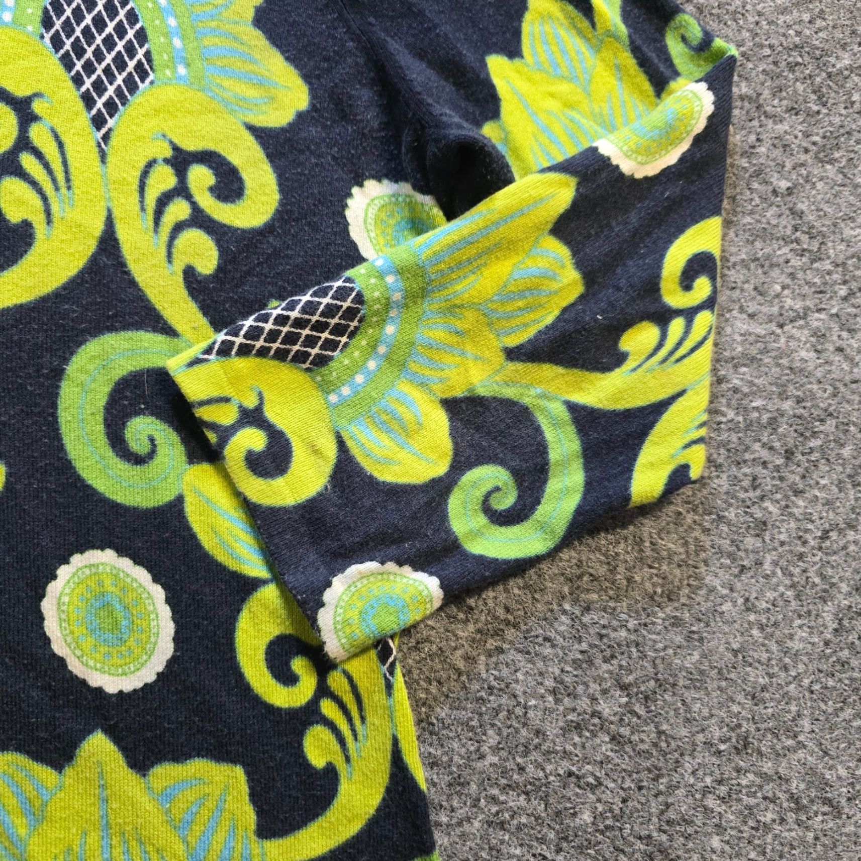 J.McLaughlin J McLaughlin Sweater Womens Size Medium Black Green Floral Lightweight Casual Pullover Long Sleeve V-Neck Knit Cotton Modal Regular Dressy? Size M / US 6-8 / IT 42-44 - 6 Thumbnail