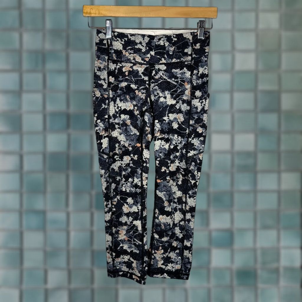 Lululemon Lululemon Speed Up Crop 21 Leggings Women's Size 4 Vaporous Adobe Multi Floral Zip Pocket Pockets Quick-Dry Moisture Wicking Mid Rise 21 Inseam Size 27" / US 4 / IT 40 - 1 Thumbnail