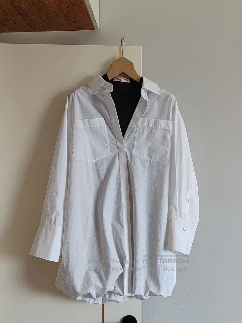 Valentino Valentino The white shirt star is the same style Size XS / US 0-2 / IT 36-38 - 1 Thumbnail