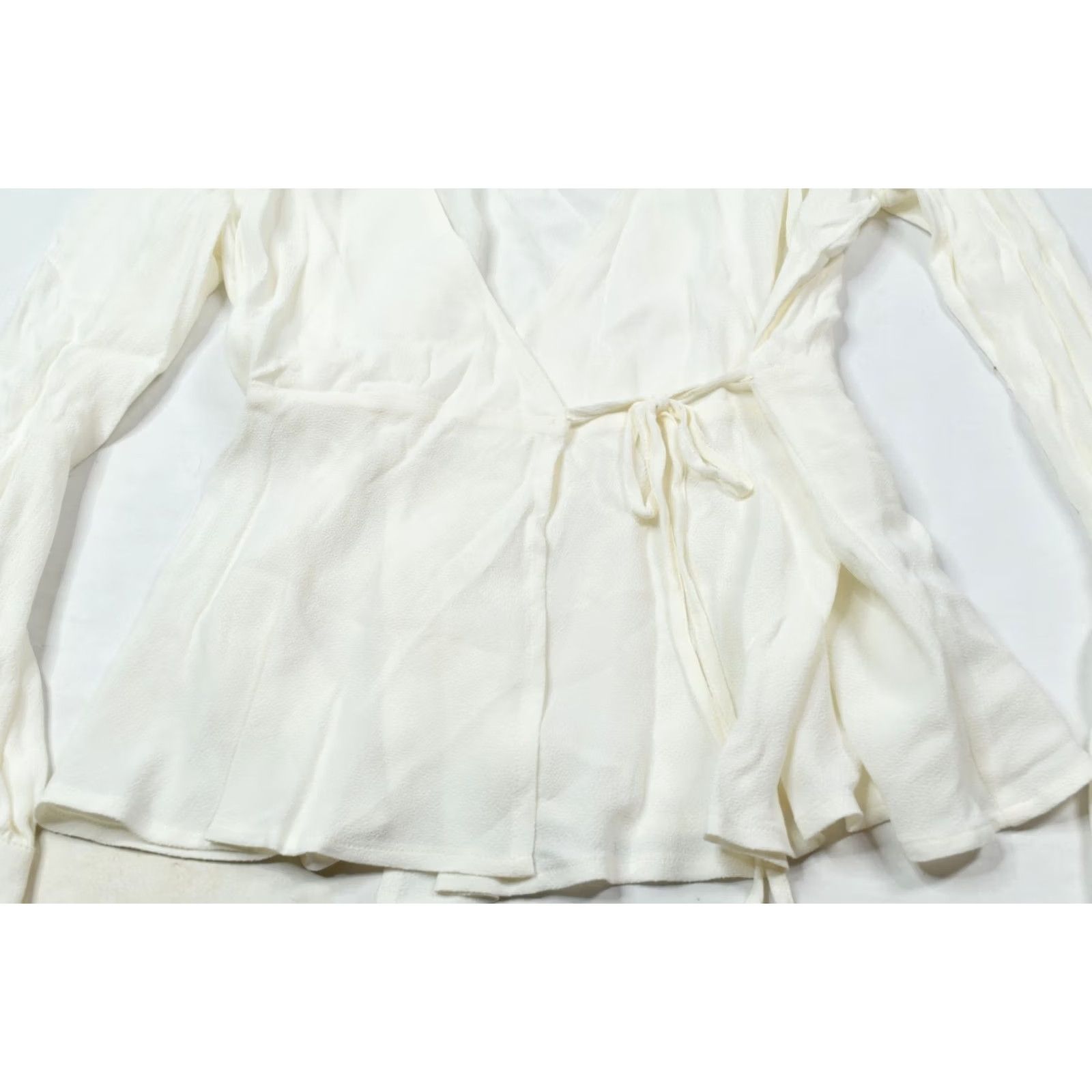 J.Crew VINTAGE J.CREW Drapey Crepe Wrap Top Ivory Long Sleeve V-Neck Slim Fit Viscose — 4 Womens Shirt Size S / US 4 / IT 40 - 4 Thumbnail