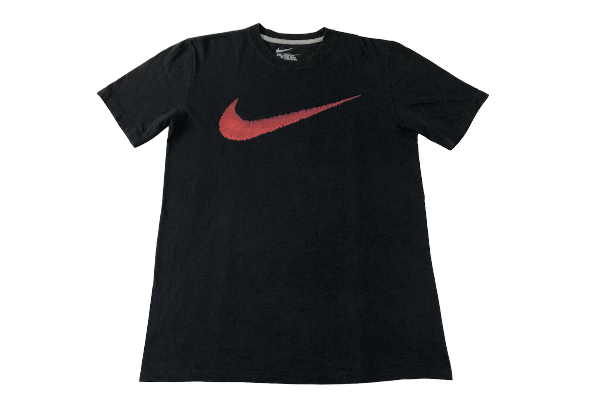 image of Nike Swoosh Big Logo Printed Tee T-Shirt Unisex Wear in Black, Men's (Size Medium)