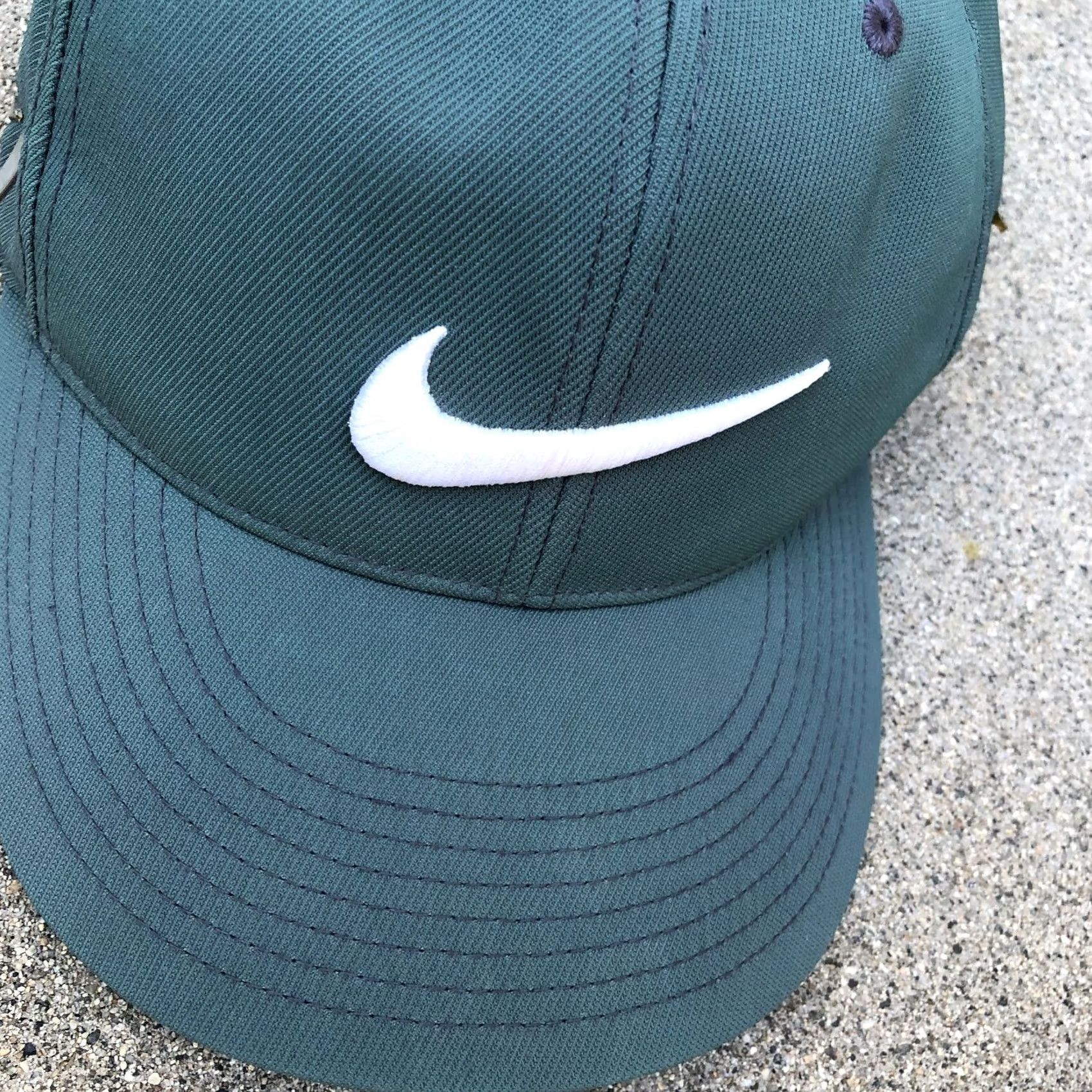 Nike NIKE GOLF VrS 20Xi Fitted Hat Men's Green Swoosh Cap FlexFit M/L Shirt? Size ONE SIZE - 2 Thumbnail
