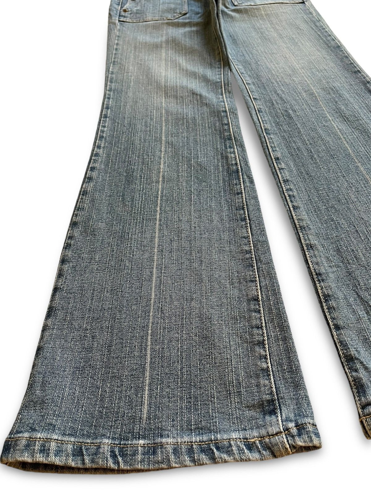Japanese Brand Vintage Japanese Brand Blue Wash Flare Style Fatigue Jeans Size 27" / US 4 / IT 40 - 6 Thumbnail