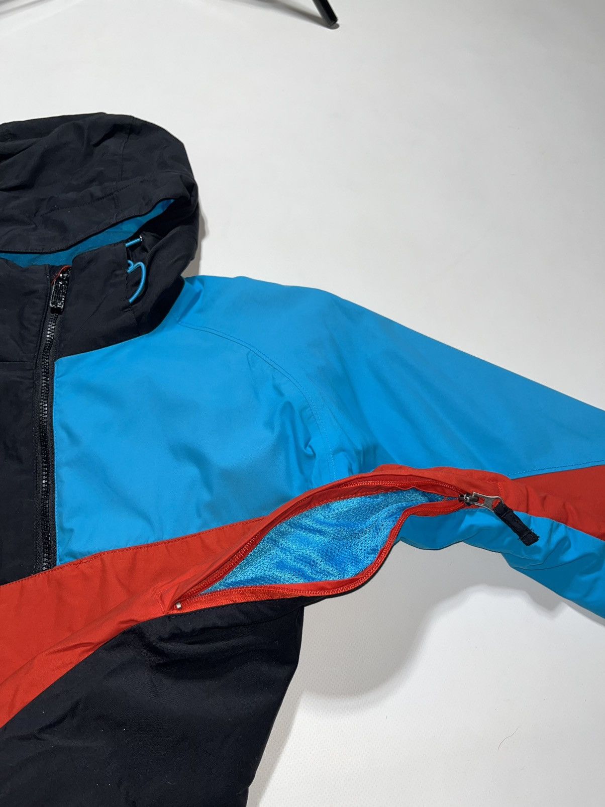 Burton Rare Nitro Snowboarding jacket very functional Size M Size US M / EU 48-50 / 2 - 11 Thumbnail