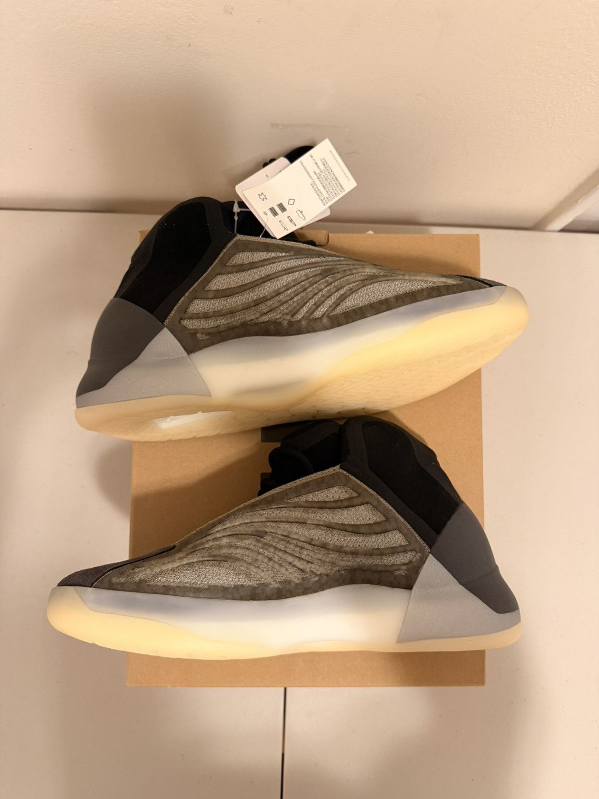 Yeezy Yeezy QNTM Barium Size 8.5 M Size US 8.5 / EU 41-42 - 2 Thumbnail