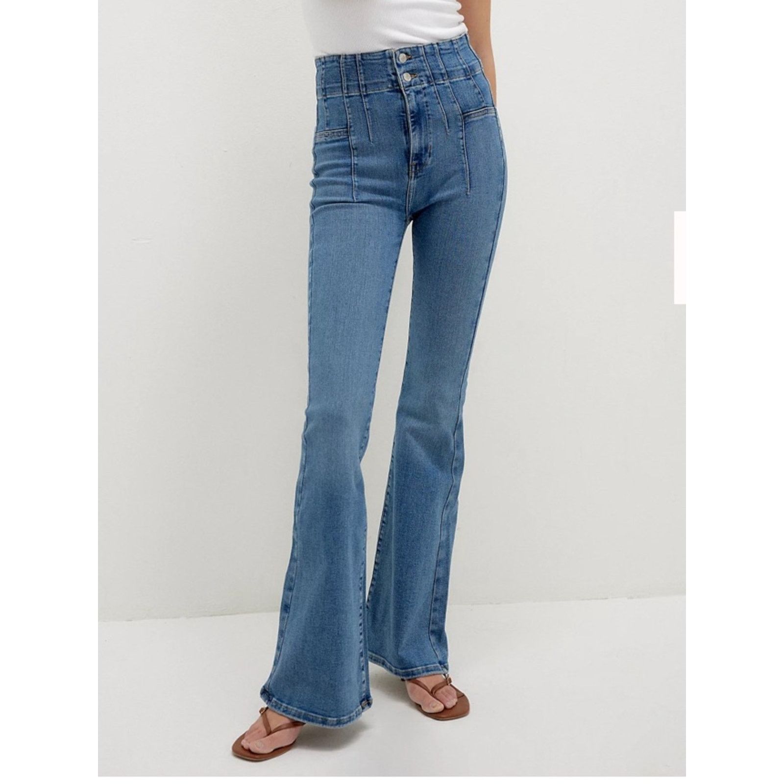 Free People We The Free $110 Jayde Flare Stretch Jeans 28” W INS 33” Size 28" / US 6 / IT 42 - 4 Thumbnail