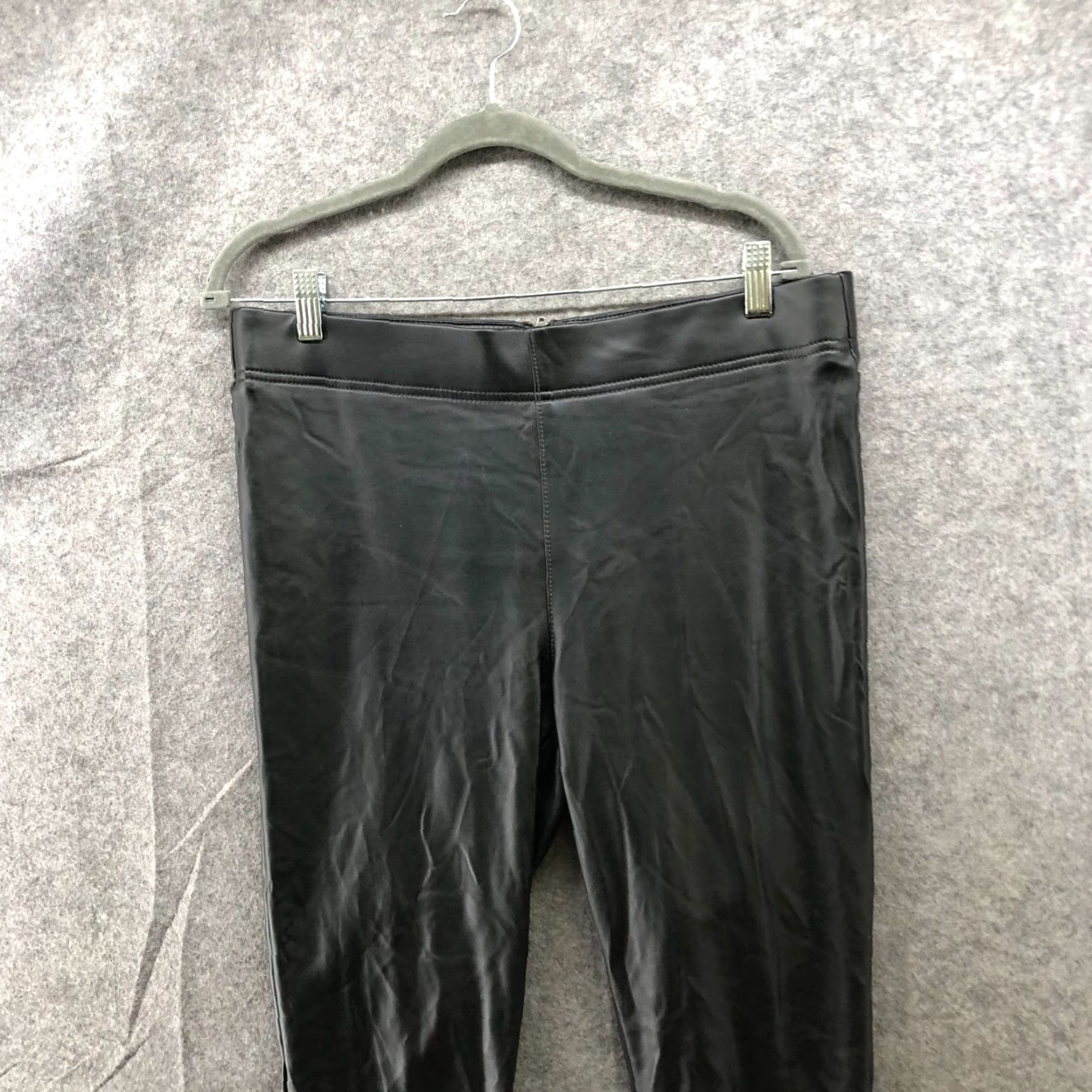 Loft LOFT Faux Leather Leggings Womens 10 Black Zip Closure High Rise Pant Leggings Womens 10 Black Zip Closure High Rise Loft Size 32" / US 10 / IT 46 - 3 Thumbnail