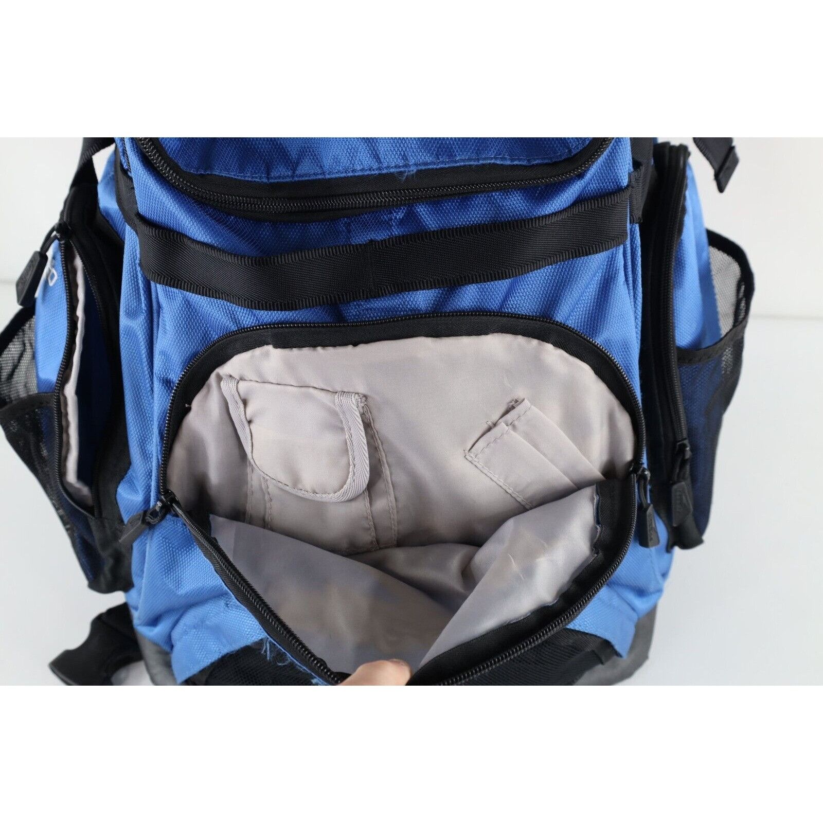 Speedo × Vintage Vintage Speedo Distressed Large Backpack Book Bag Size ONE SIZE - 13 Thumbnail