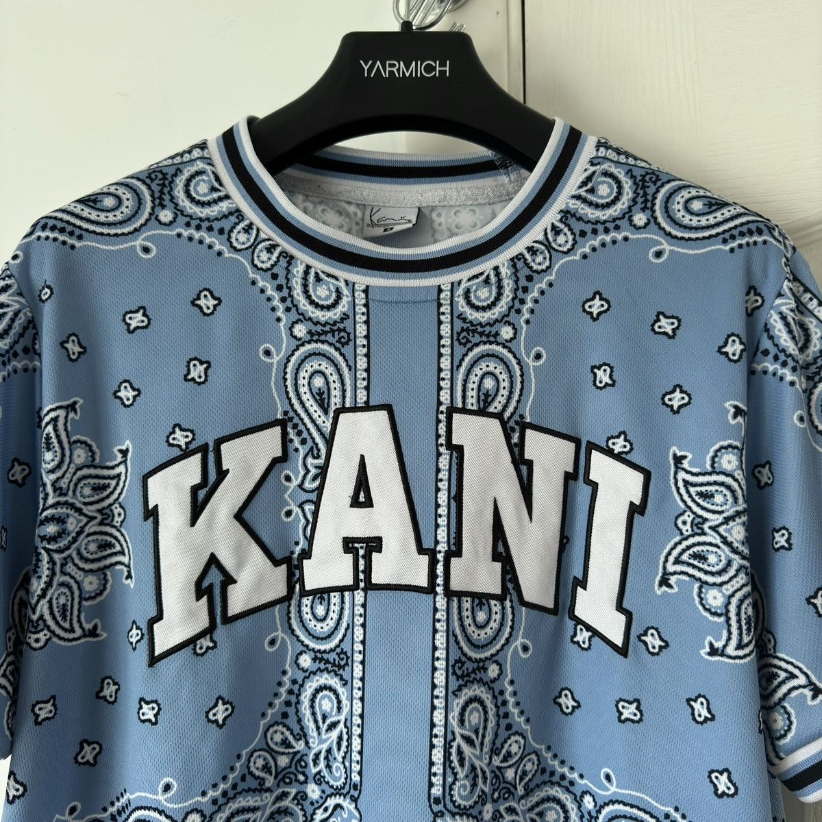 Karl Kani Karl Kani Serif Paisley Mesh Bandana Logo Jersey Tee Size US M / EU 48-50 / 2 - 3 Thumbnail