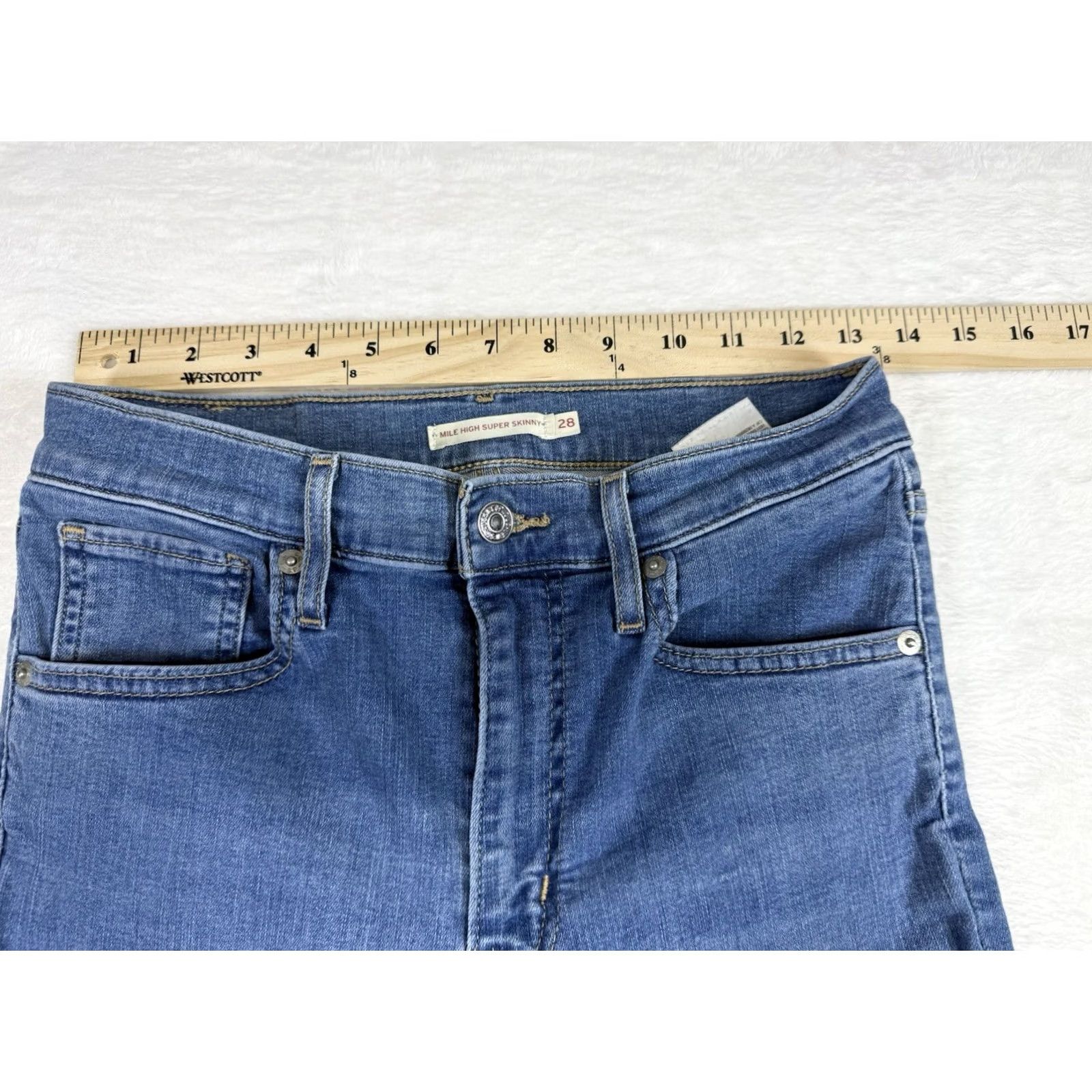 Levi's VINTAGE? No. Levi's Jeans Women Slim Zip Button Denim Blue 28x30 Mile High High Rise 28 IN inseam 28.5in 90s? Size 28" / US 6 / IT 42 - 6 Thumbnail
