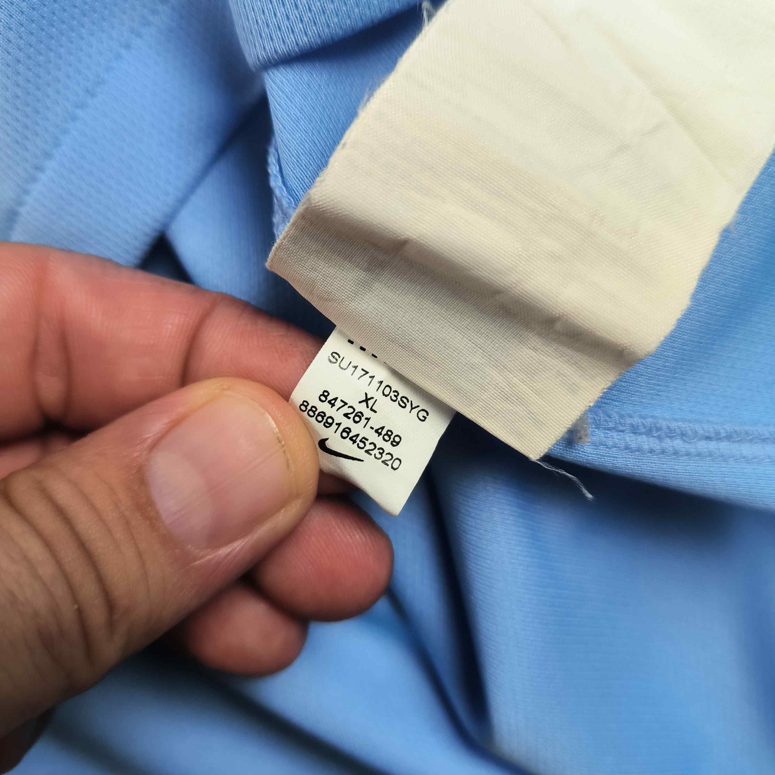 Nike Manchester City 17-18 home UCL Kun Agüero football jersey XL Size US XL / EU 56 / 4 - 9 Thumbnail