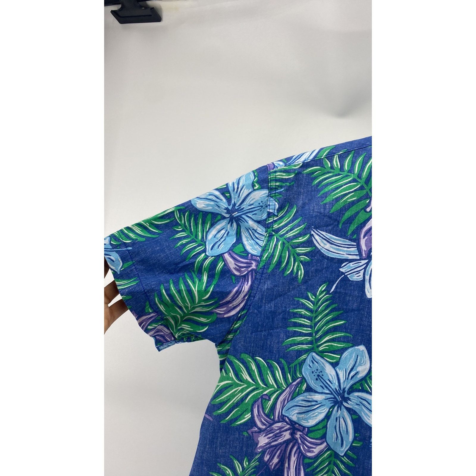 Levi's Levis Hawaiian tropical print Slim Fit button down size M Size US M / EU 48-50 / 2 - 4 Thumbnail