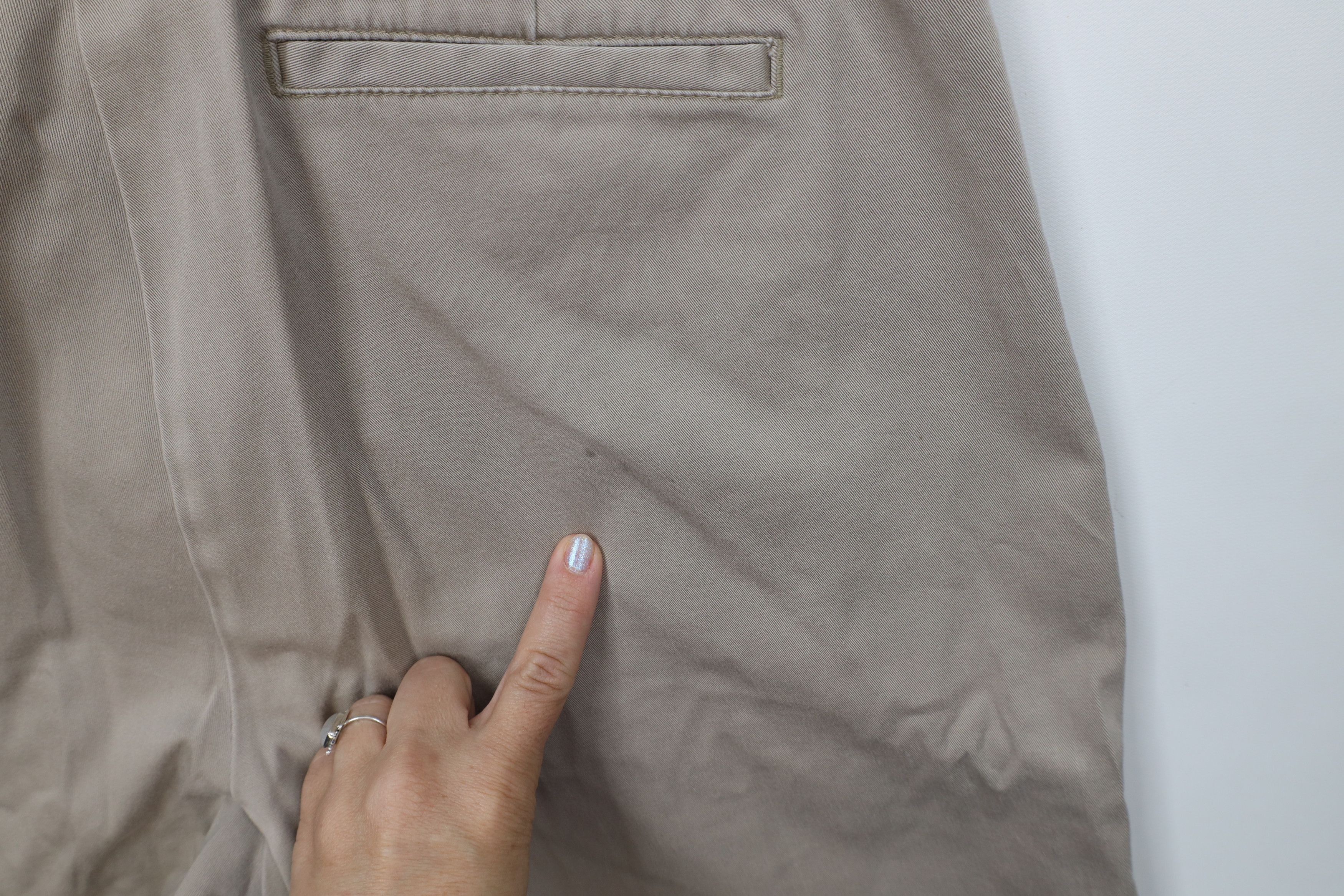 Nike Vintage Nike Mini Swoosh Pleated Above Knee Chino Shorts Size US 36 / EU 52 - 11 Thumbnail