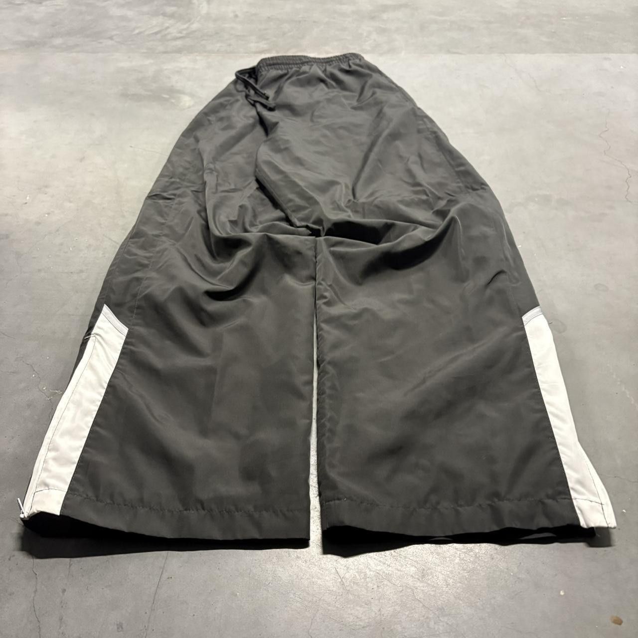 Vintage Crazy Vintage Y2K/2000s Super Baggy Avia Wideleg Track Pants With Leg Zippers ! Size US 38 / EU 54 - 2 Thumbnail