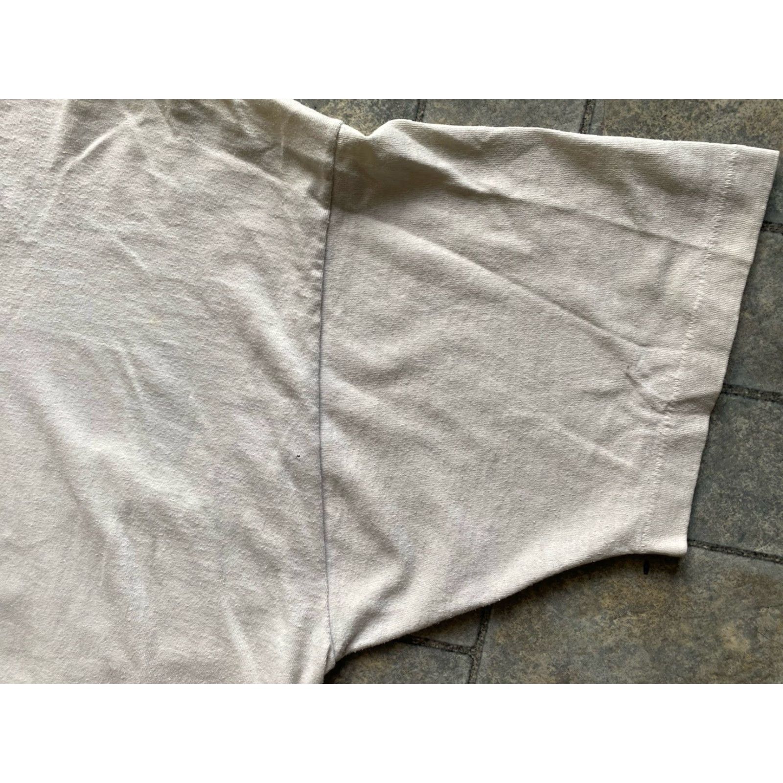 Fruit Of The Loom VINTAGE Fruit of the Loom T-Shirt Mens 2XL White Short Sleeve Romance Novel Karen Fox Sword Of MacLeod Size US XXL / EU 58 / 5 - 5 Thumbnail