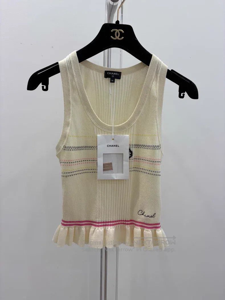 Chanel Chanel Beige little fish knitted vest Size XS / US 0-2 / IT 36-38 - 2 Thumbnail