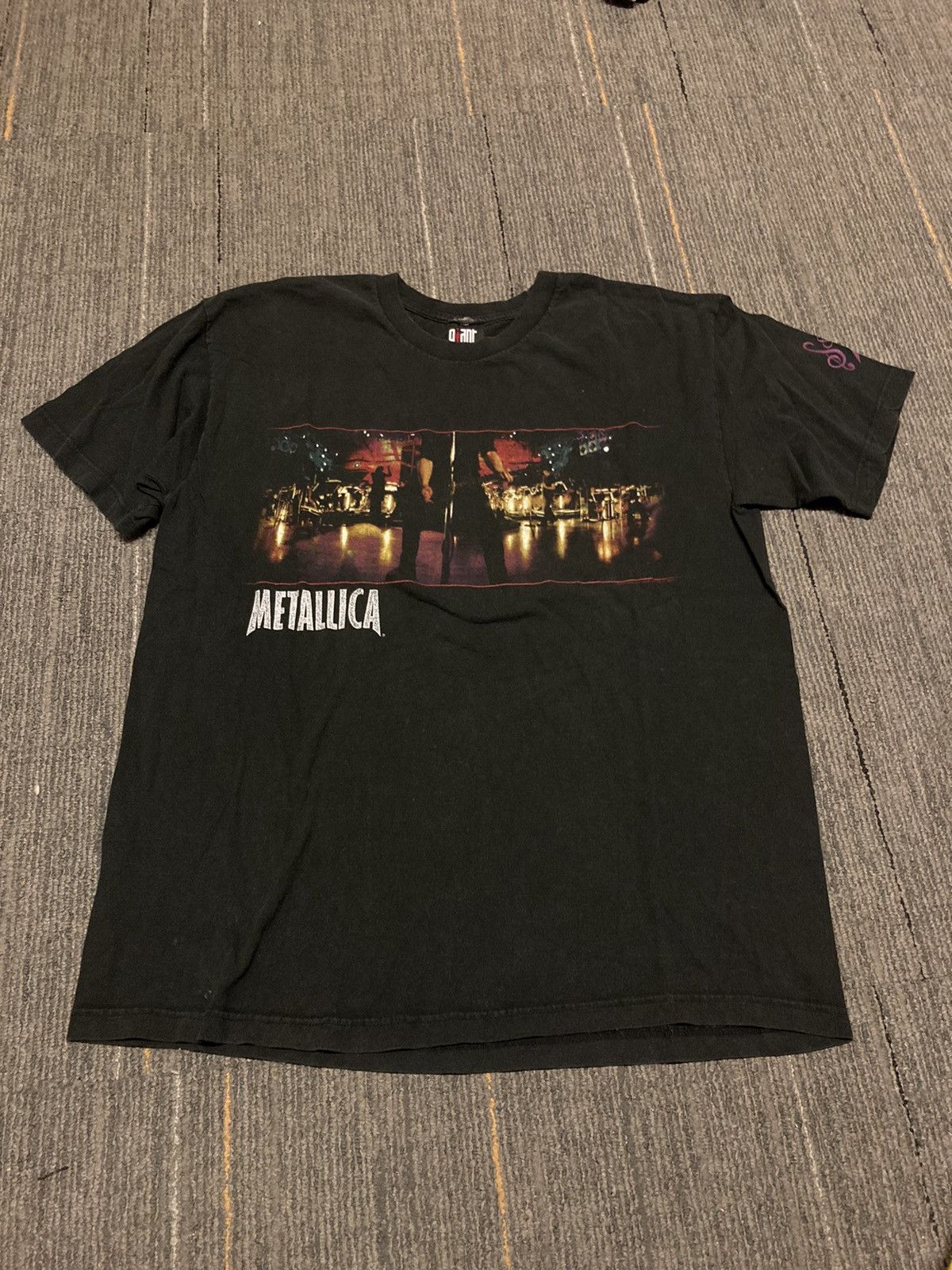 Band Tees × Metallica × Vintage Vintage 1999 Metallica S&M Tour Tee Shirt Size US XL / EU 56 / 4 - 1 Thumbnail