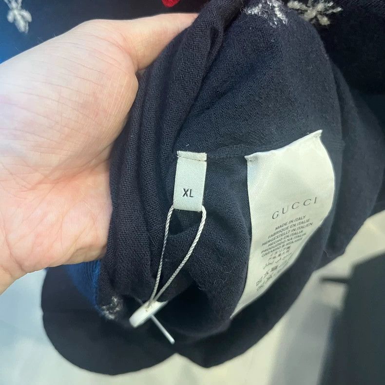 Gucci Gucci Little bee embroidered v-neck sweater 2503-Nextarrow Size US XL / EU 56 / 4 - 4 Thumbnail