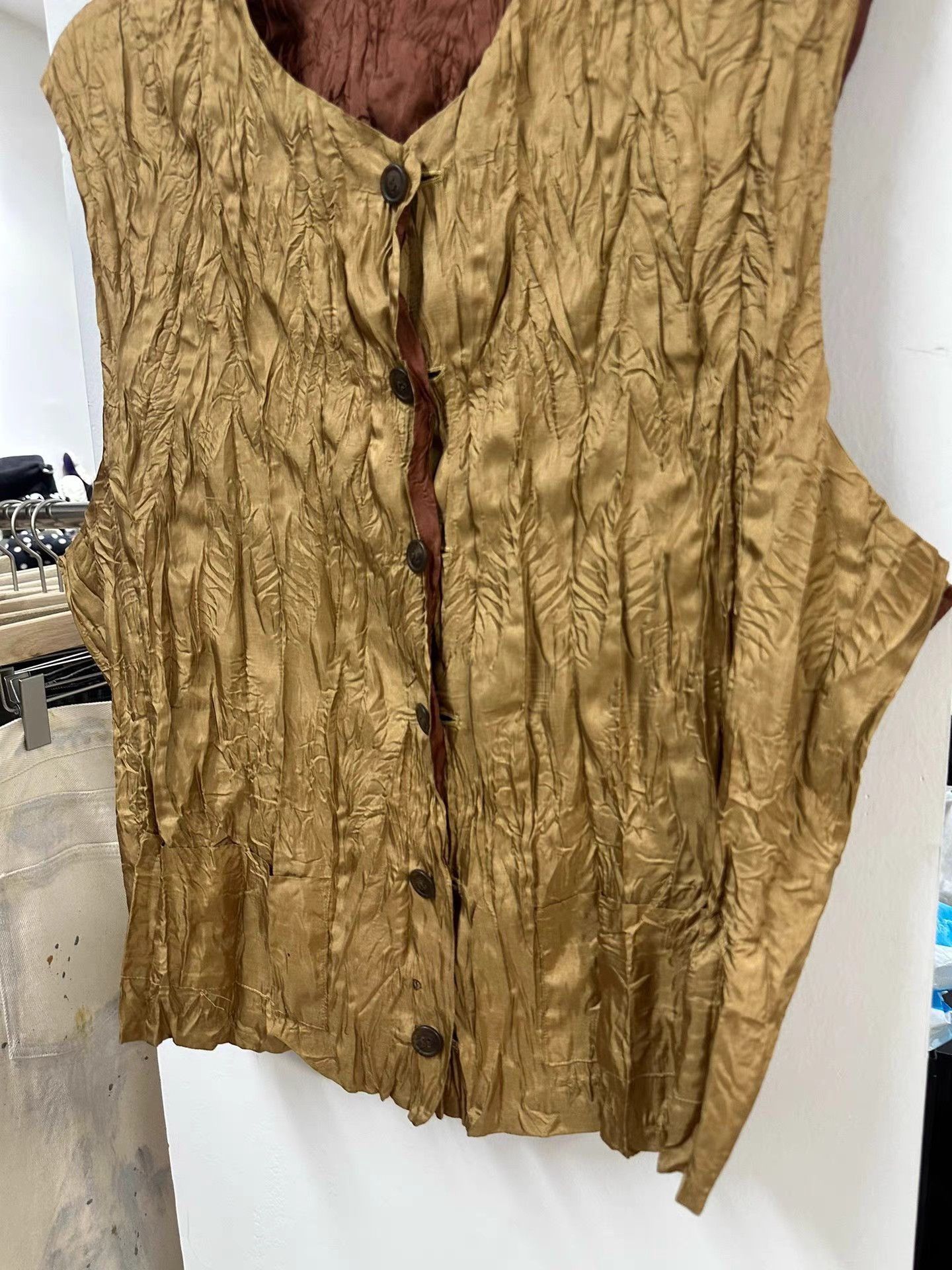 Issey Miyake Gold Textured Button-Front Sleeveless Top - M Size US M / EU 48-50 / 2 - 7 Thumbnail