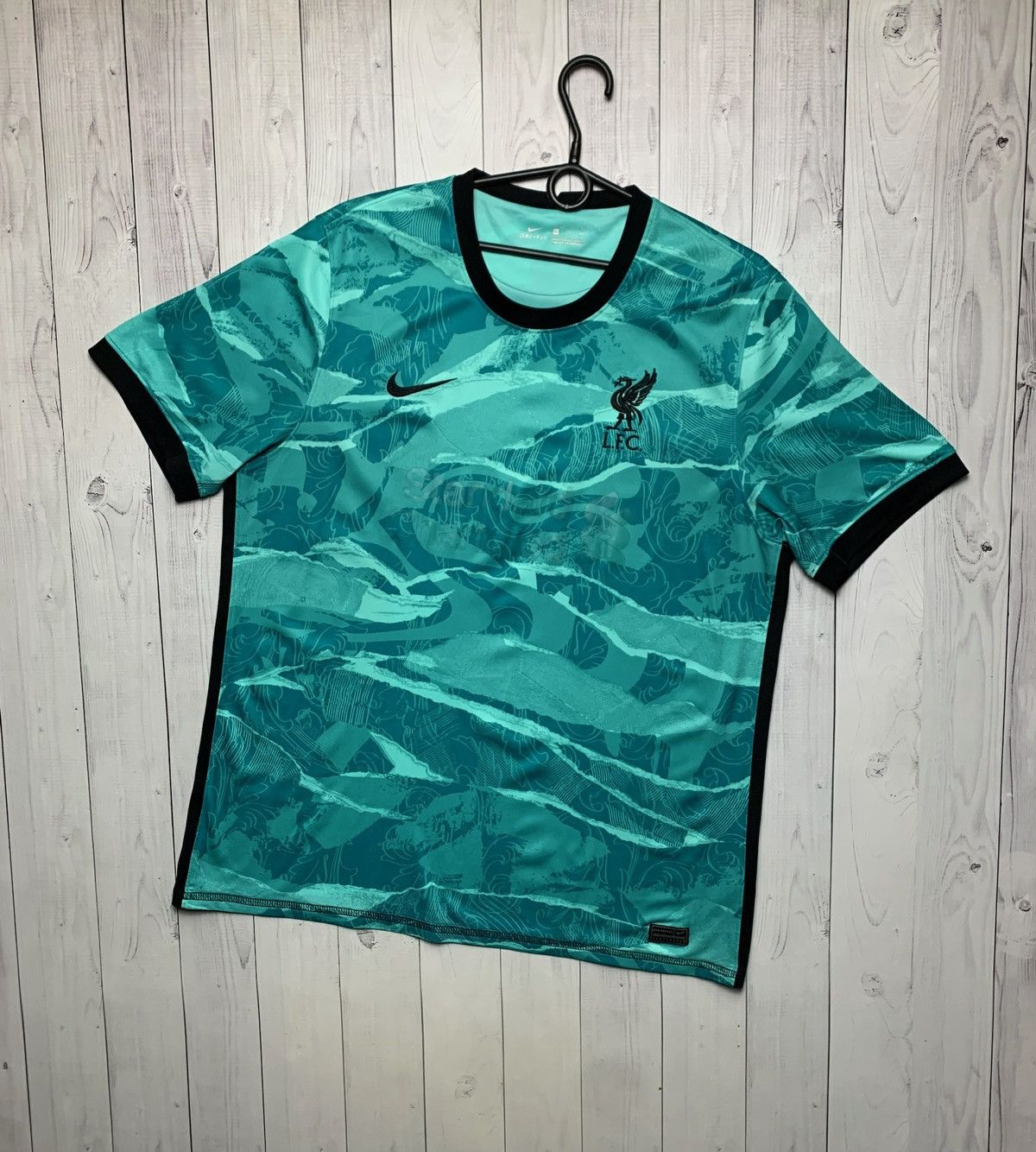 Nike × Vintage Nike Liverpool green wave soccer jersey rare size XL Size US XL / EU 56 / 4 - 1 Thumbnail