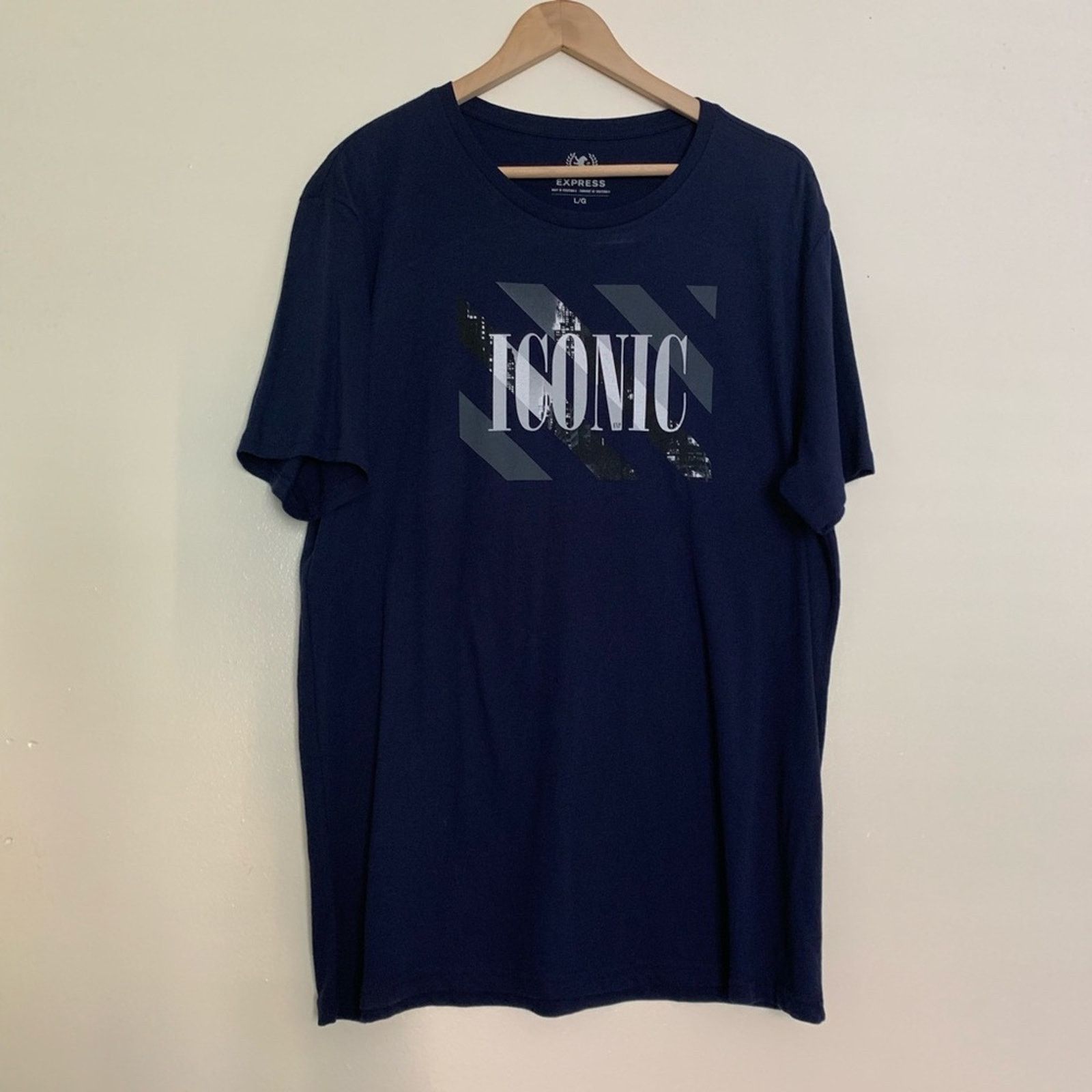 Express Express “Iconic” Navy Graphic Tee Shirt Men's Size Large Size US L / EU 52-54 / 3 - 3 Thumbnail