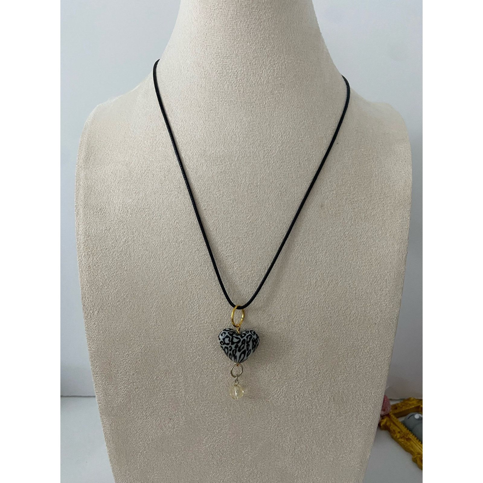 Handmade Cheetah heart pendant necklace Size ONE SIZE - 2 Thumbnail