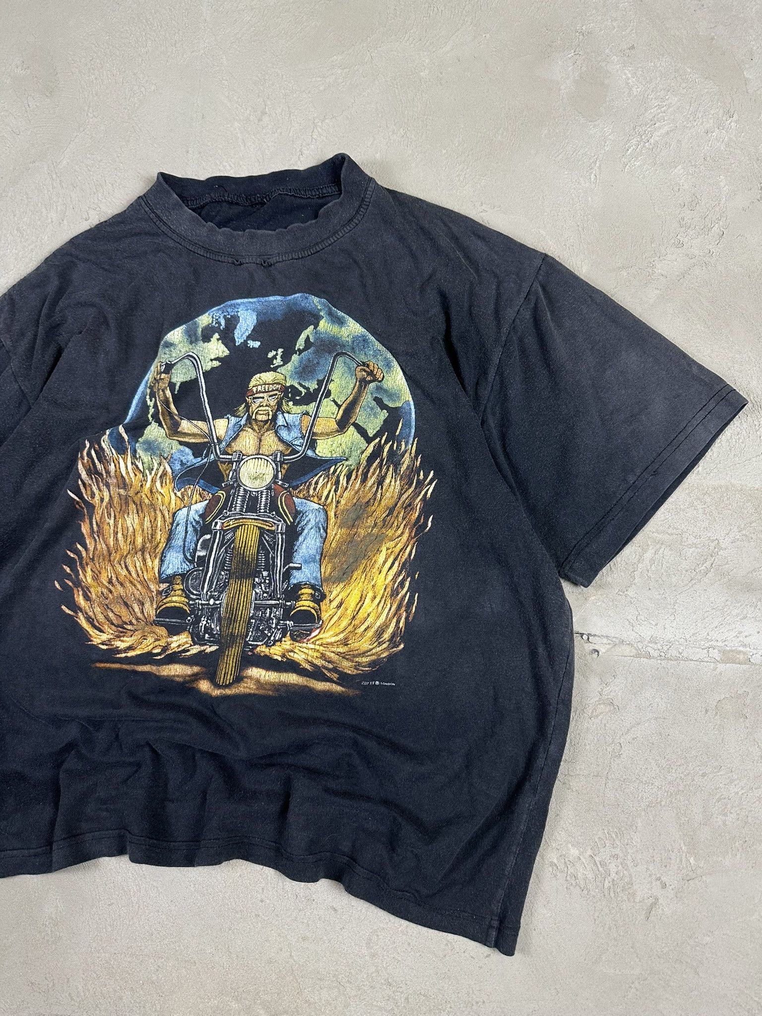 Vintage Vintage Y2k Sunfaded Zip It London Washed Faded Boxy T-shirt Size US L / EU 52-54 / 3 - 3 Thumbnail