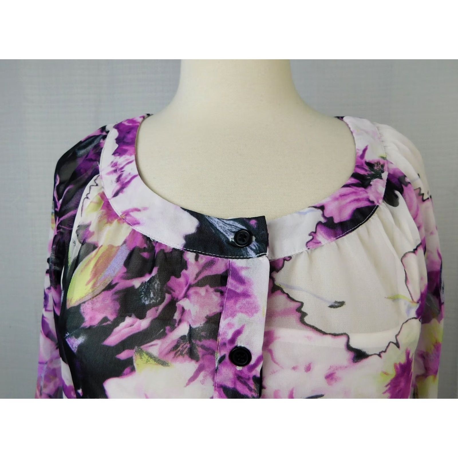 Vintage AB Studio Blouse Purple XS 3/4 Sleeve Floral Layered Sheer Henley Top & Cami Womens Size XS / US 0-2 / IT 36-38 - 2 Thumbnail