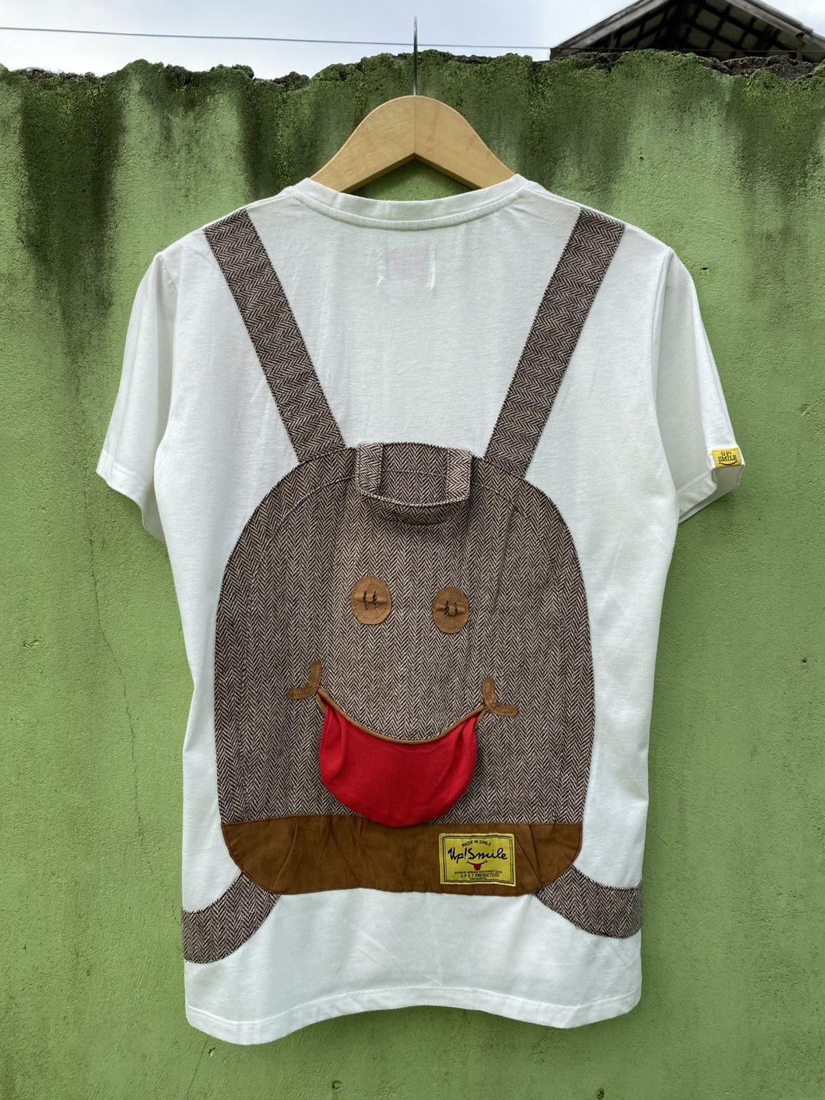 Japanese Brand Up! Smile Cartoon Tongue Patch Tee Cute Backpack 3D Japanese Size L / US 10 / IT 46 - 2 Thumbnail