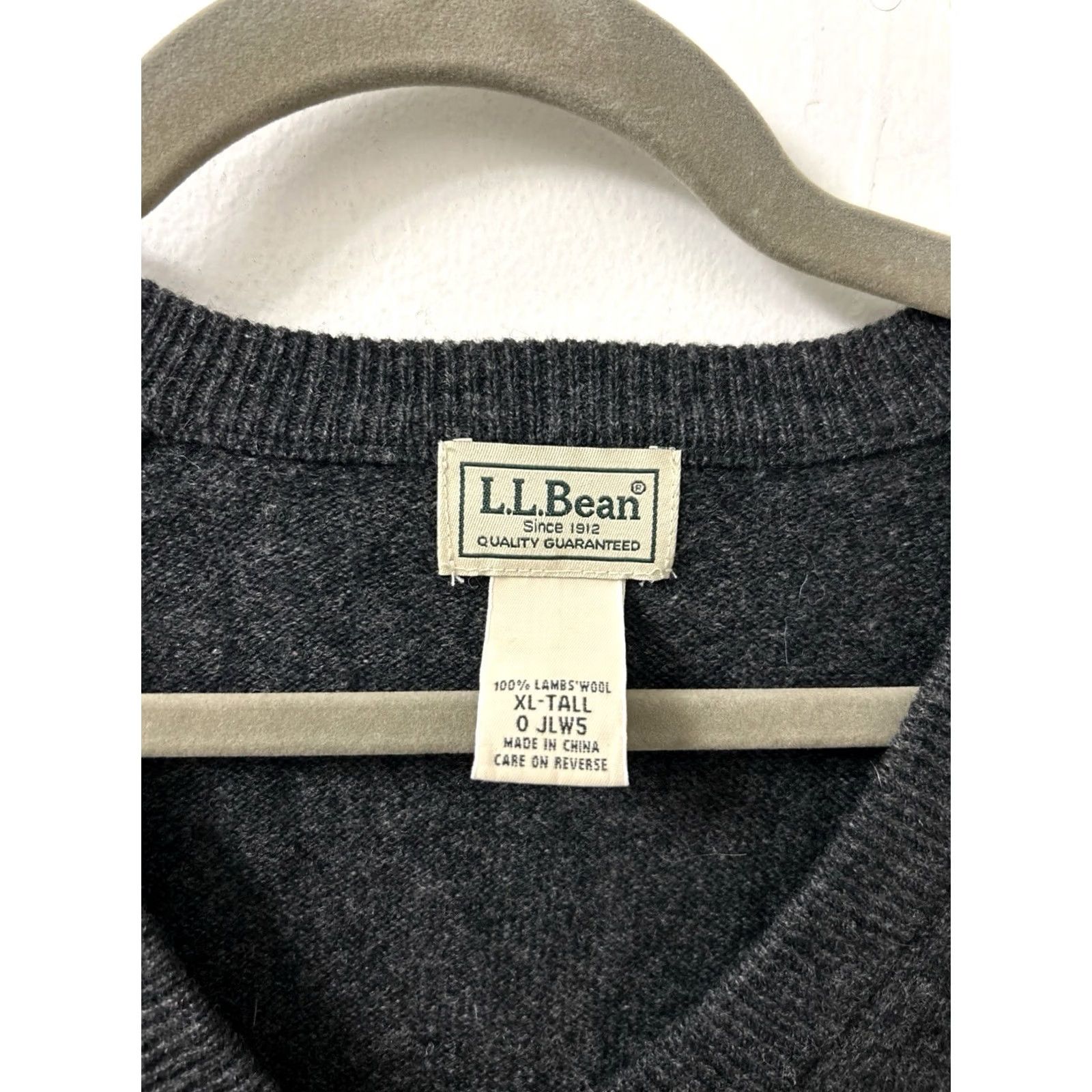 Vintage VINTAGE? No. LL Bean Sweater Mens XL Tall Charcoal Gray 100% Lambswool V-Neck Pullover L/S Size US XL / EU 56 / 4 - 5 Thumbnail