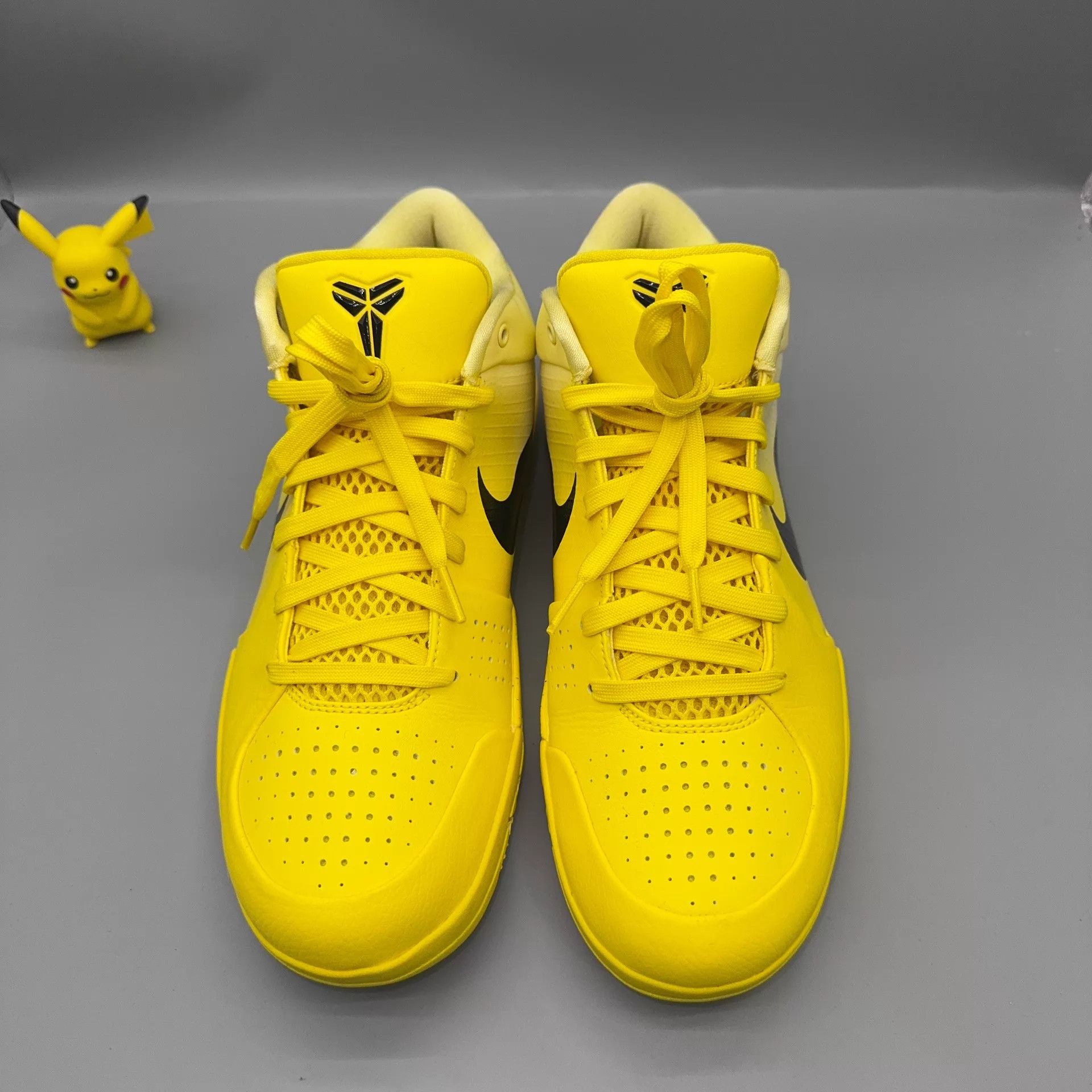 Nike Nike Kobe 4 Yellow Size 44.5 Size US 10.5 / EU 43-44 - 2 Thumbnail