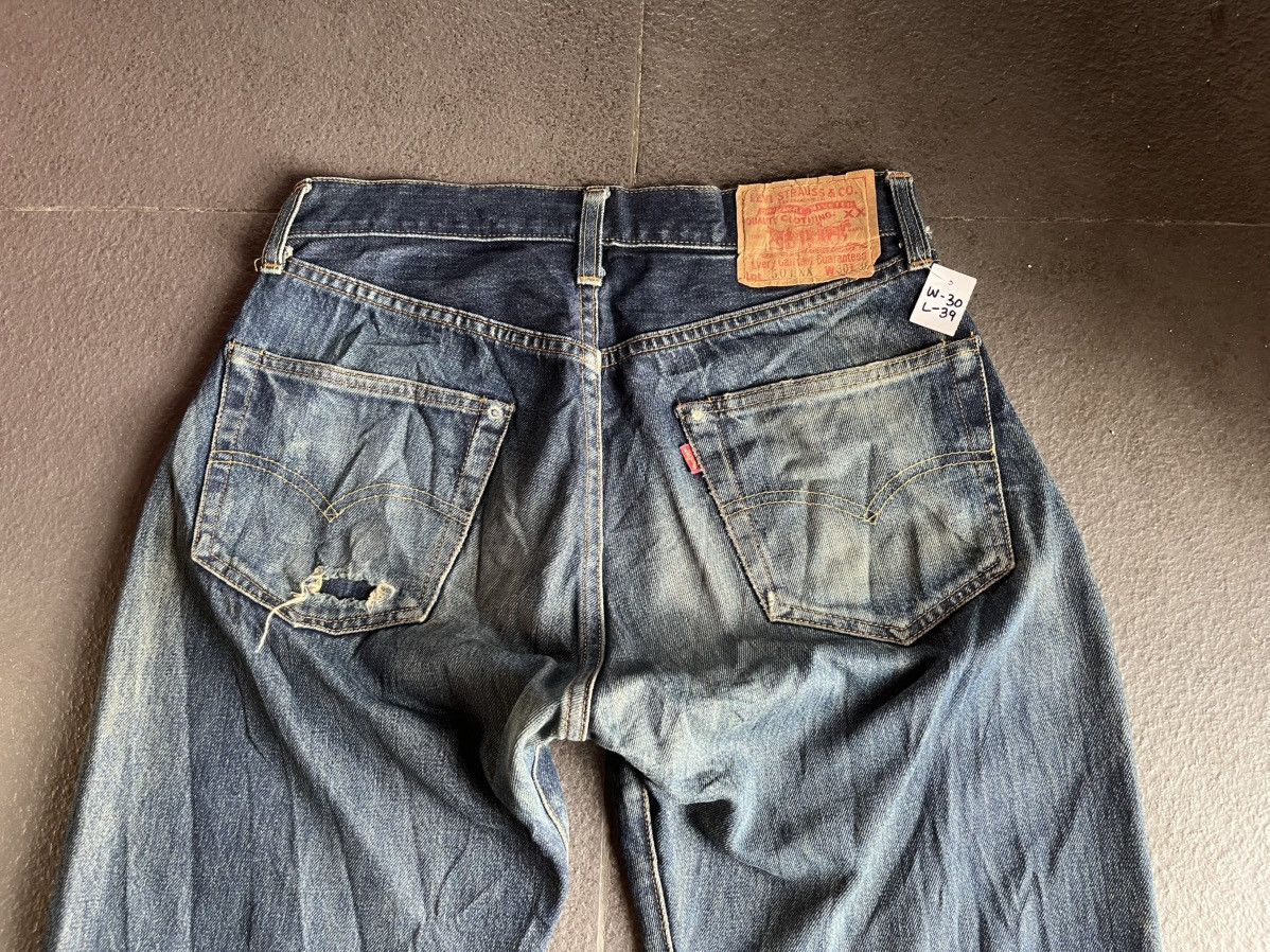 Levi's Vtg Big E 501 Levi’s Selvedge V-Stitch Distressed Late 90’s Size US 28 / EU 44 - 10 Thumbnail