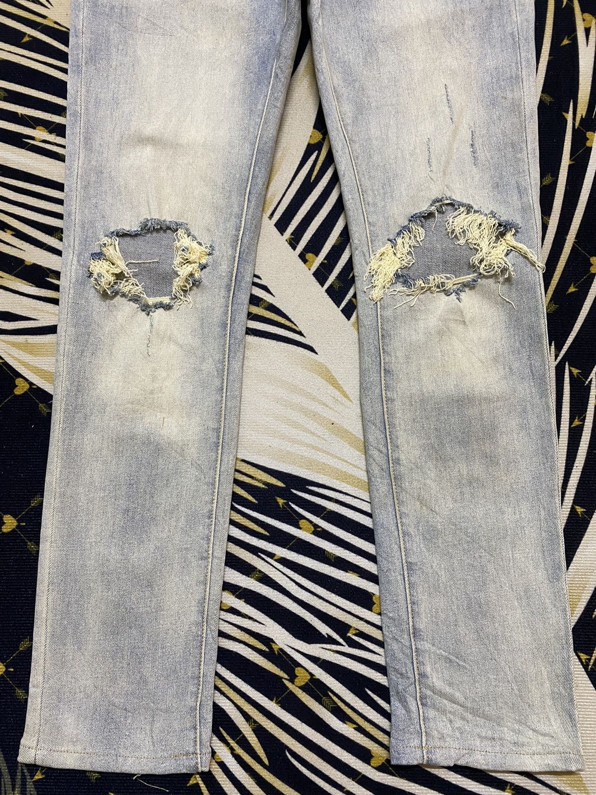 MNML Vintage Japanese Brand Faded Wash Distressed Slim Fit Jeans Size US 33 - 5 Thumbnail