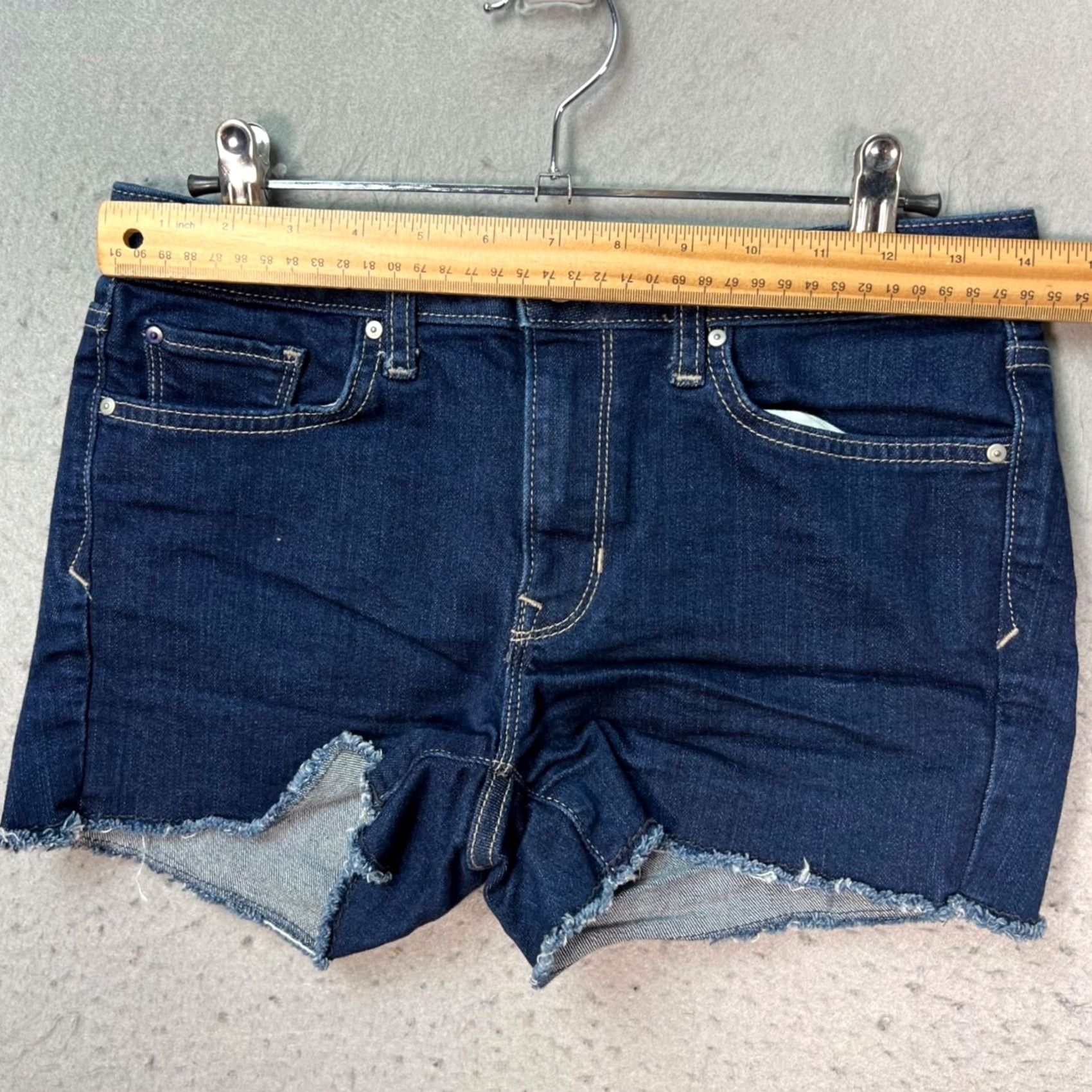 Gap Gap 1969 Slim Cut-Offs Denim Shorts Dark Blue Distressed Hem 25 Womens Jeans Shorts Casual Summer Women's Fit 5-Pocket Denim Gap Size 42" / US 20 - 6 Thumbnail