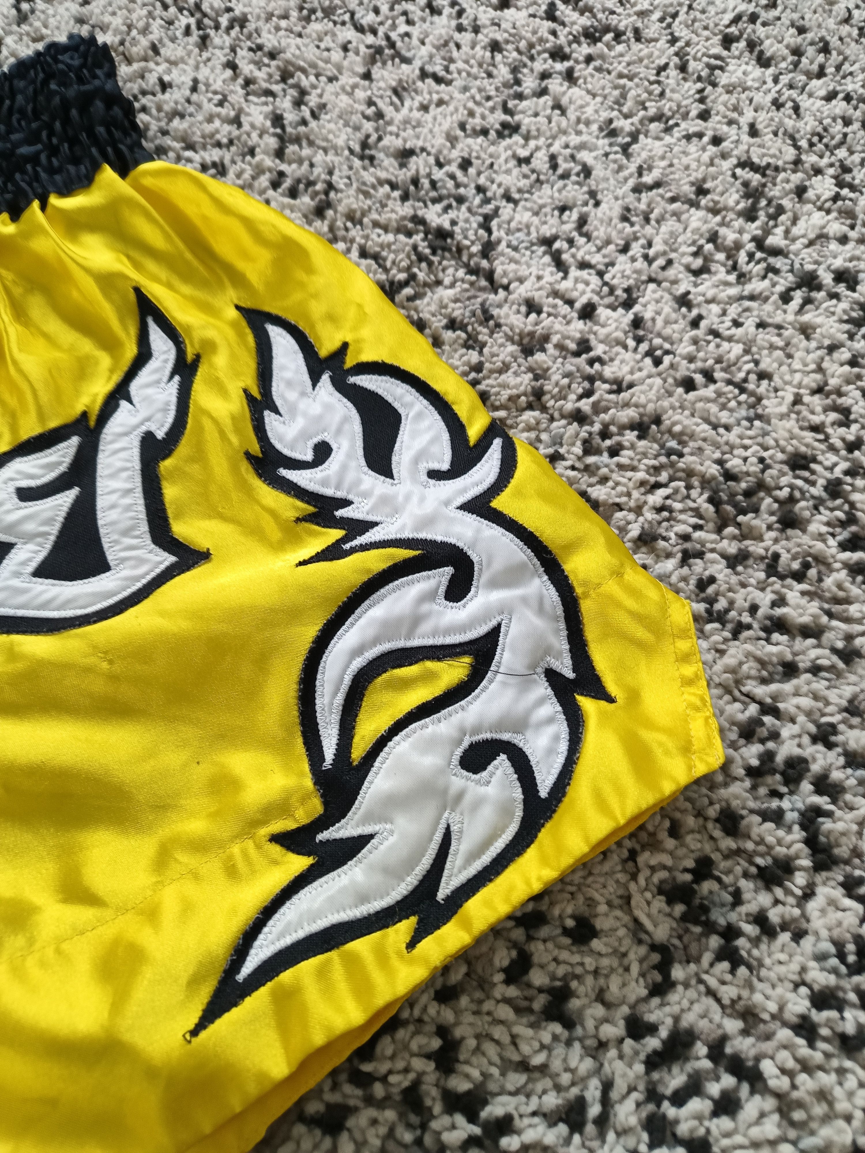 Japanese Brand Thai boxing short style Muay Size US 34 / EU 50 - 4 Thumbnail