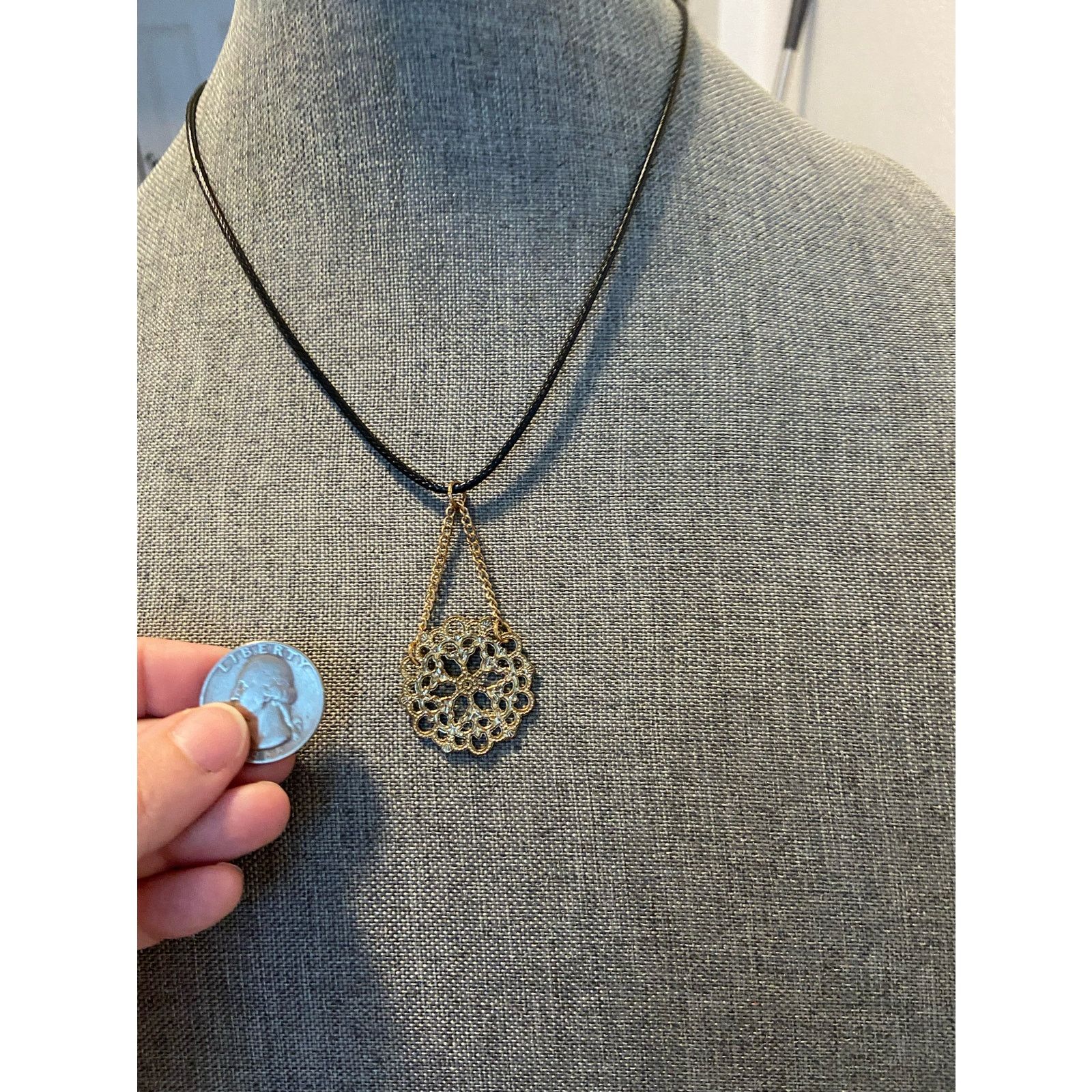 Handmade spiral flower necklace gold tone Size ONE SIZE - 2 Thumbnail