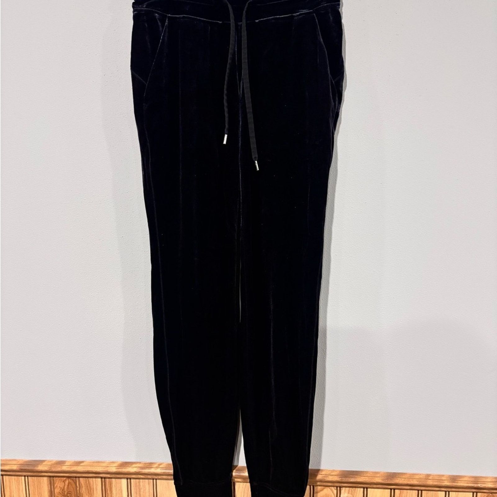 Lululemon Lululemon Ready to Crush Velour Joggers - Black - Size 4 Size 27" / US 4 / IT 40 - 1 Thumbnail