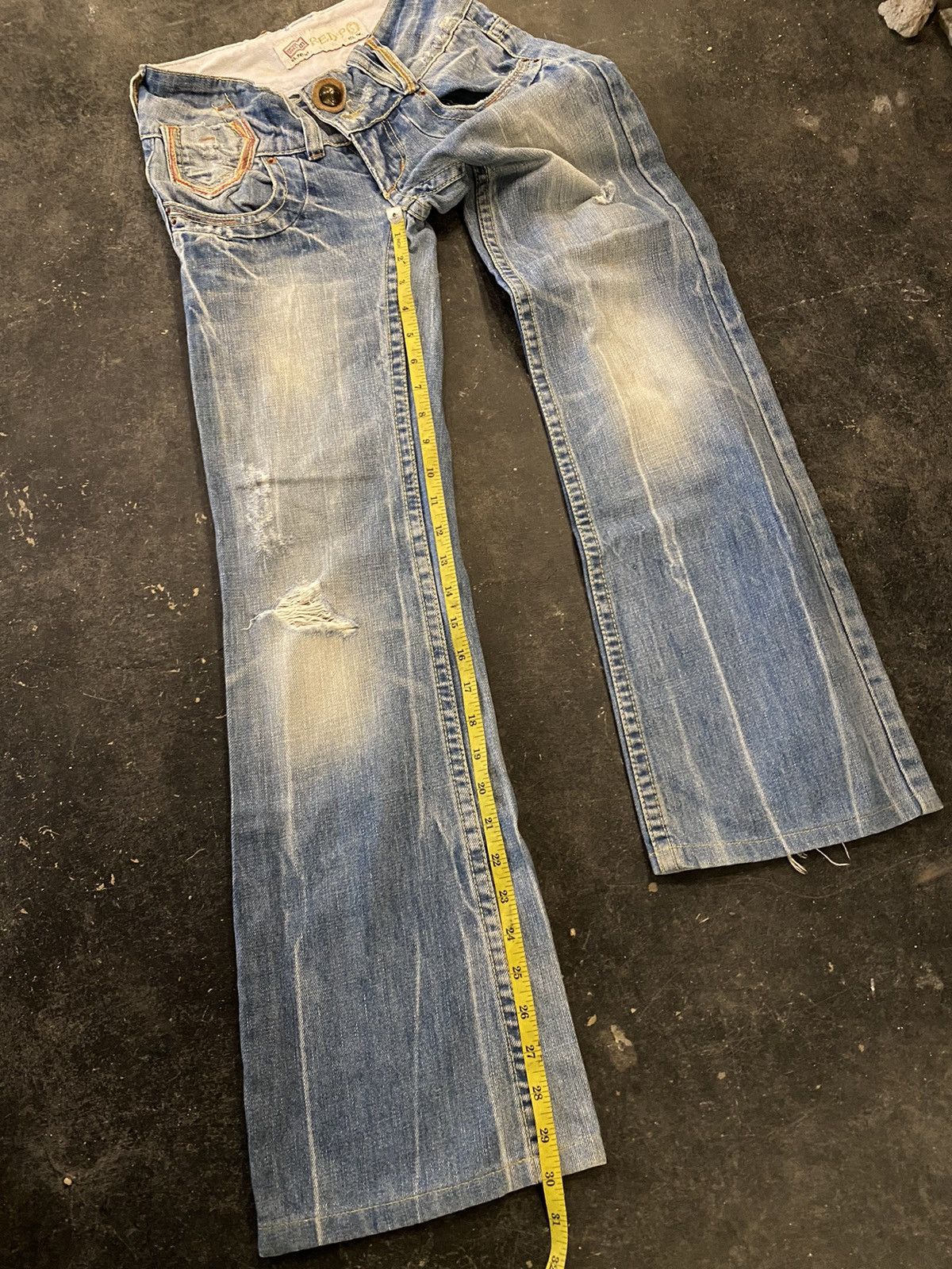 If Six Was Nine Red Peppers Distressed Bootcut Jeans Size US 27 - 8 Thumbnail