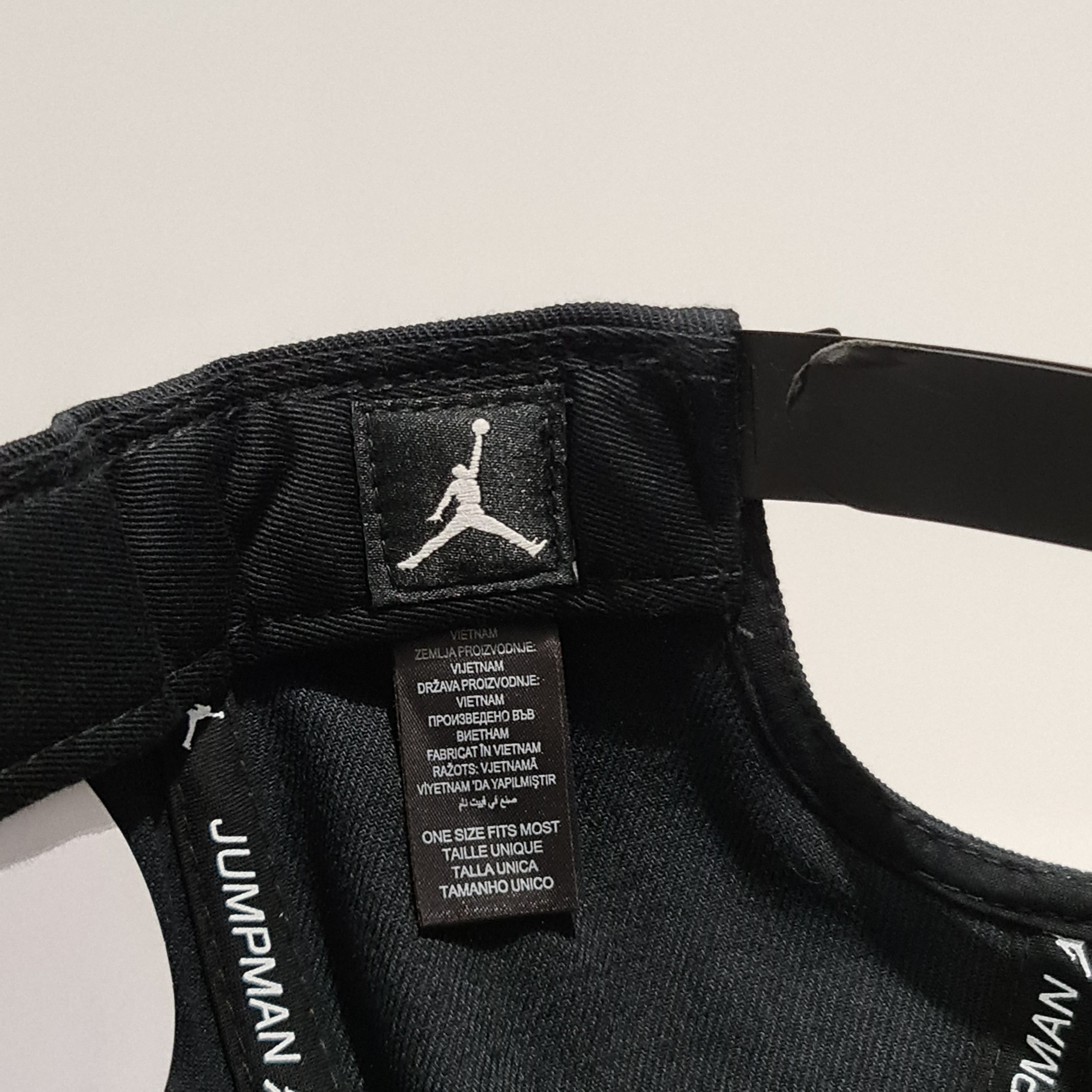 Jordan Brand Jordan Cap Snapback 'Banned' Triple Black Size ONE SIZE - 8 Thumbnail