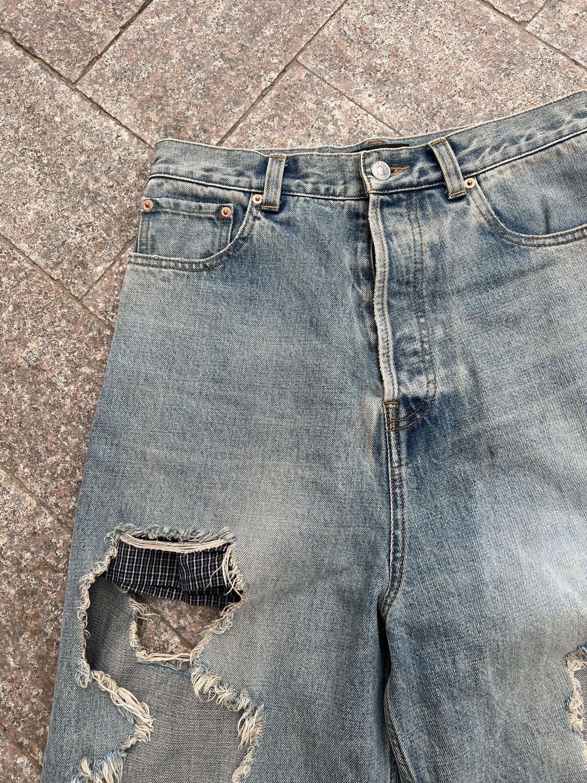 Balenciaga *RARE* Balenciaga AW21 Afterworld Destroyed Denim Blue Size US 32 / EU 48 - 4 Thumbnail